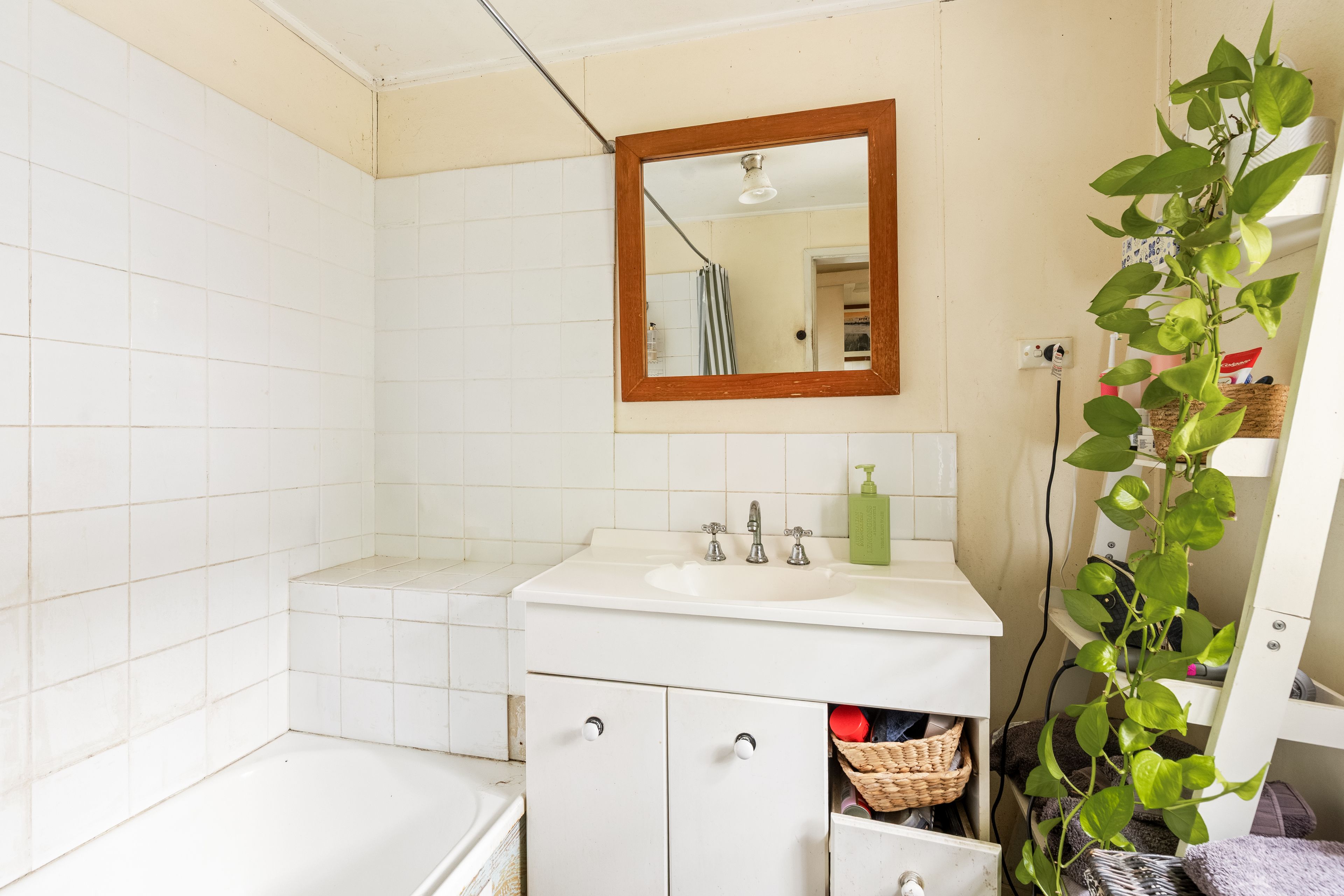 68 Glenalva Terrace — photo 11 of 22