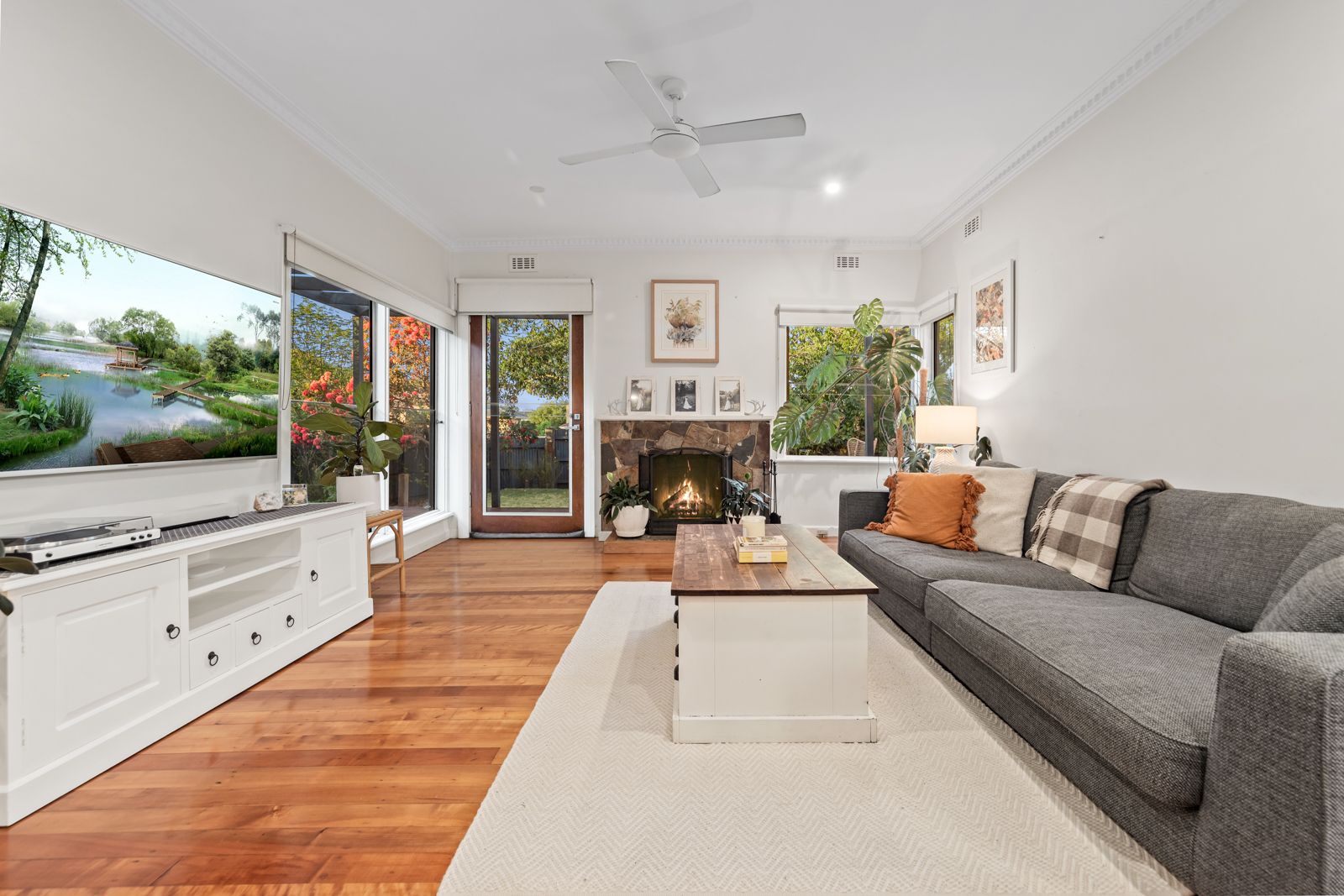 1/76 Eley Road, Burwood, VIC 3125