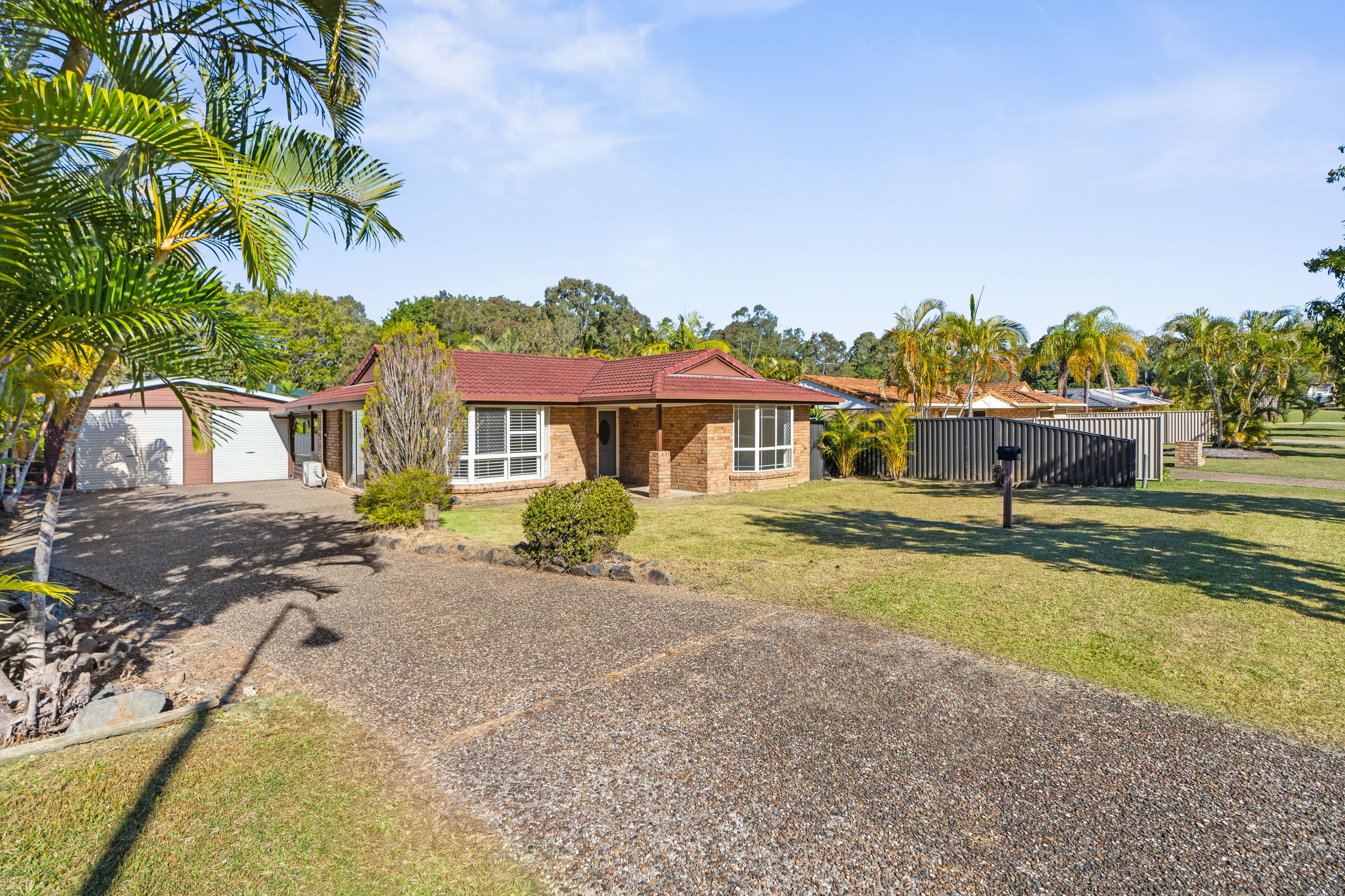 16 Kosciusko Crescent, Southport, QLD 4215