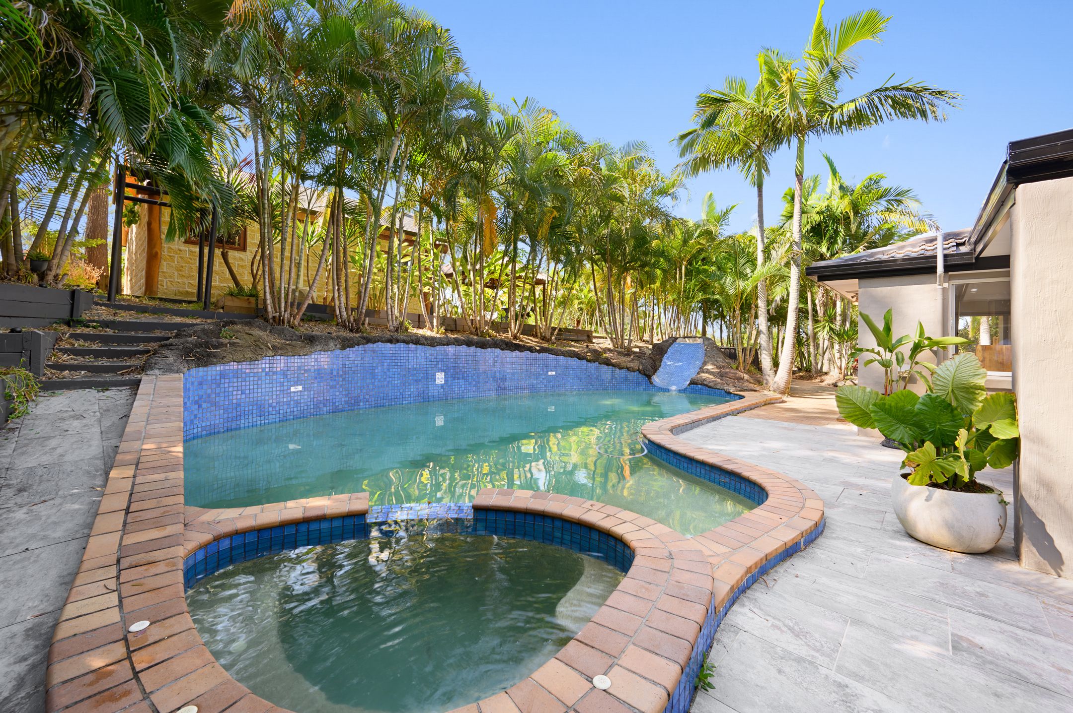 6-8 Eastern Court, Helensvale, QLD 4212