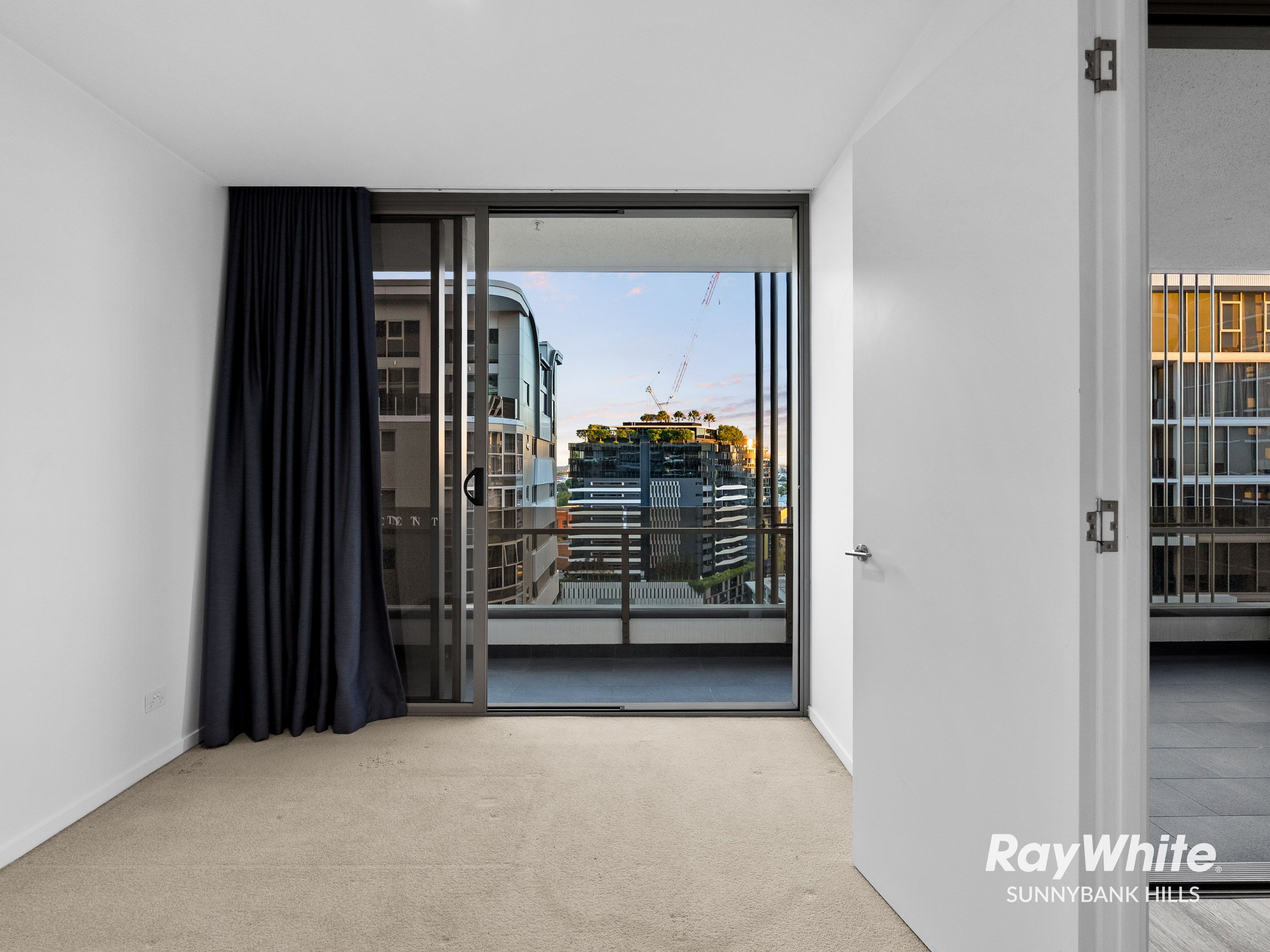 1204/18 Longland Street — photo 7 of 30