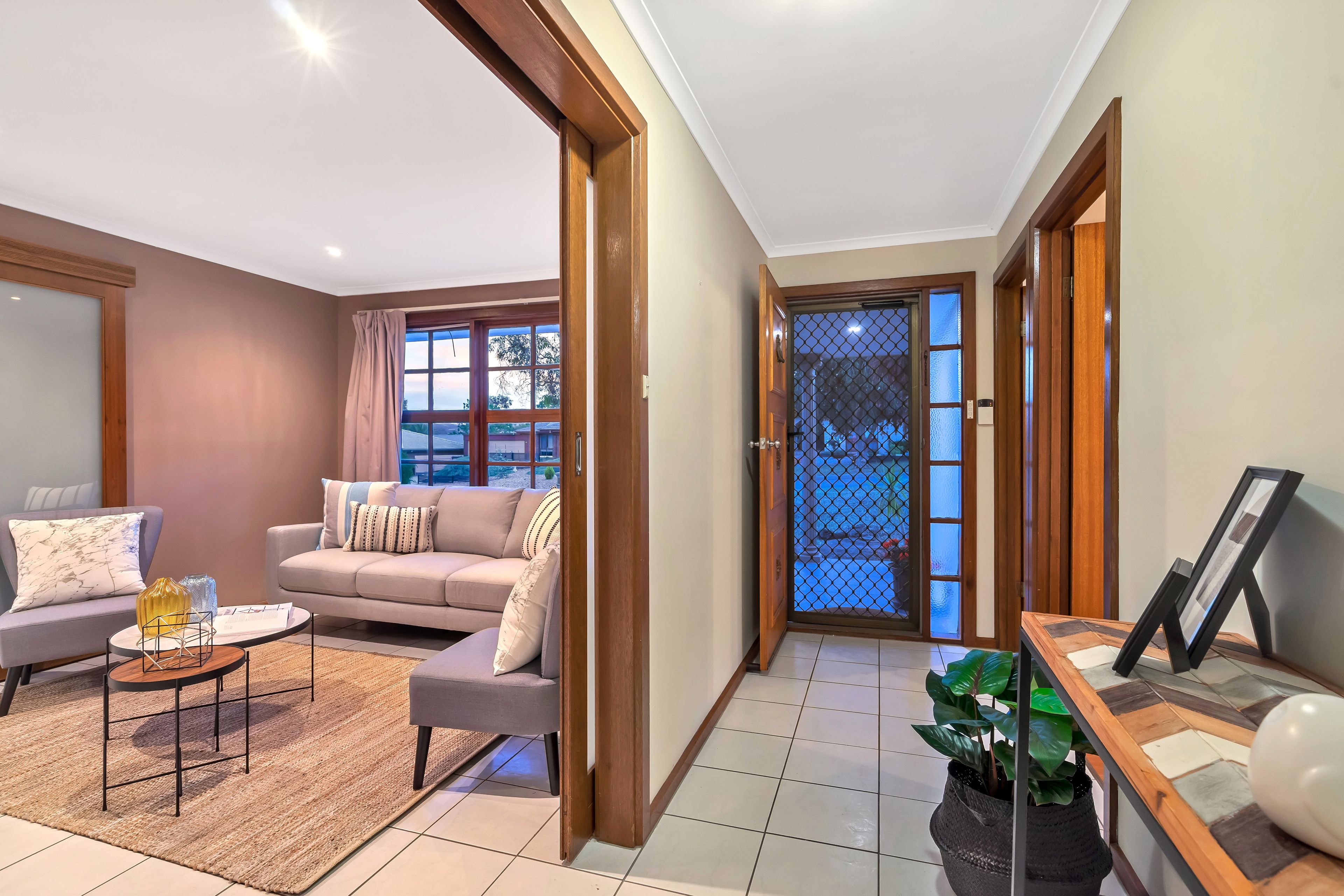 17 Currawong Crescent, Modbury Heights, SA 5092