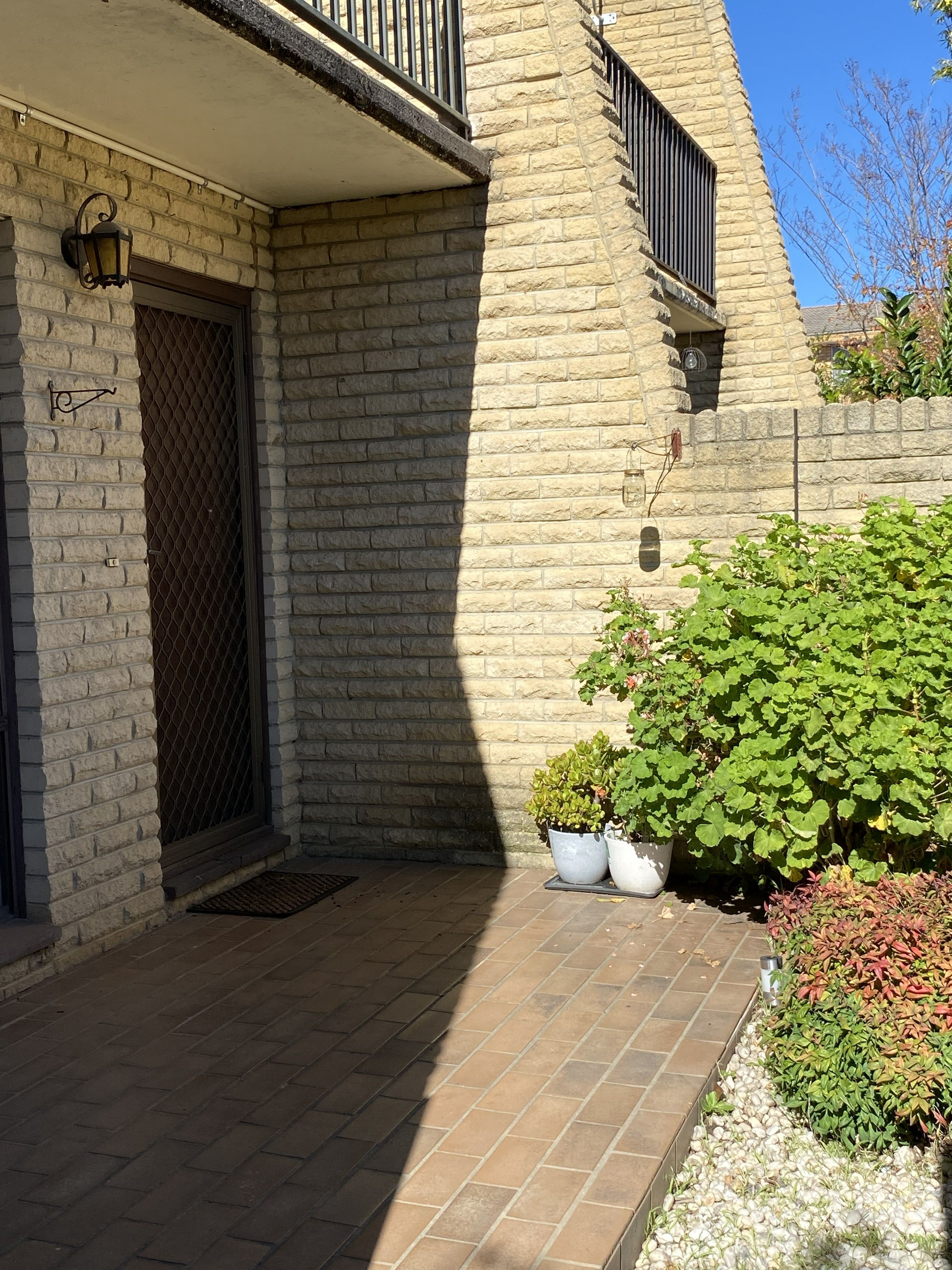 8/20 Donald Road, Queanbeyan, NSW 2620