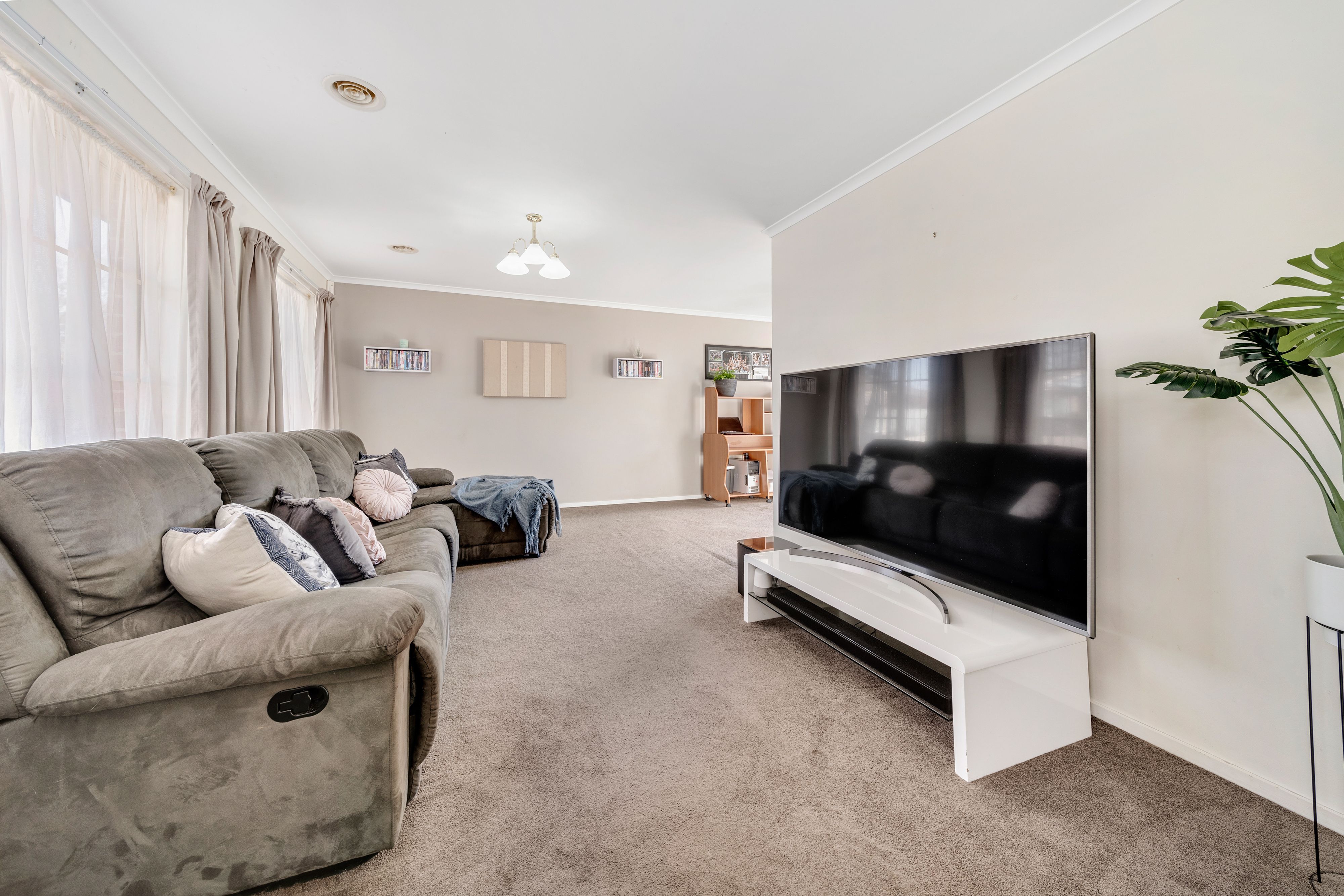 4 Cashion Court, Dunlop, ACT 2615
