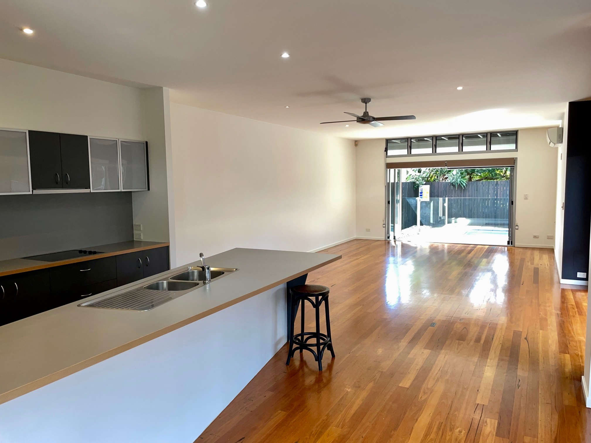 2/27 Norfolk Avenue, Surfers Paradise, QLD 4217
