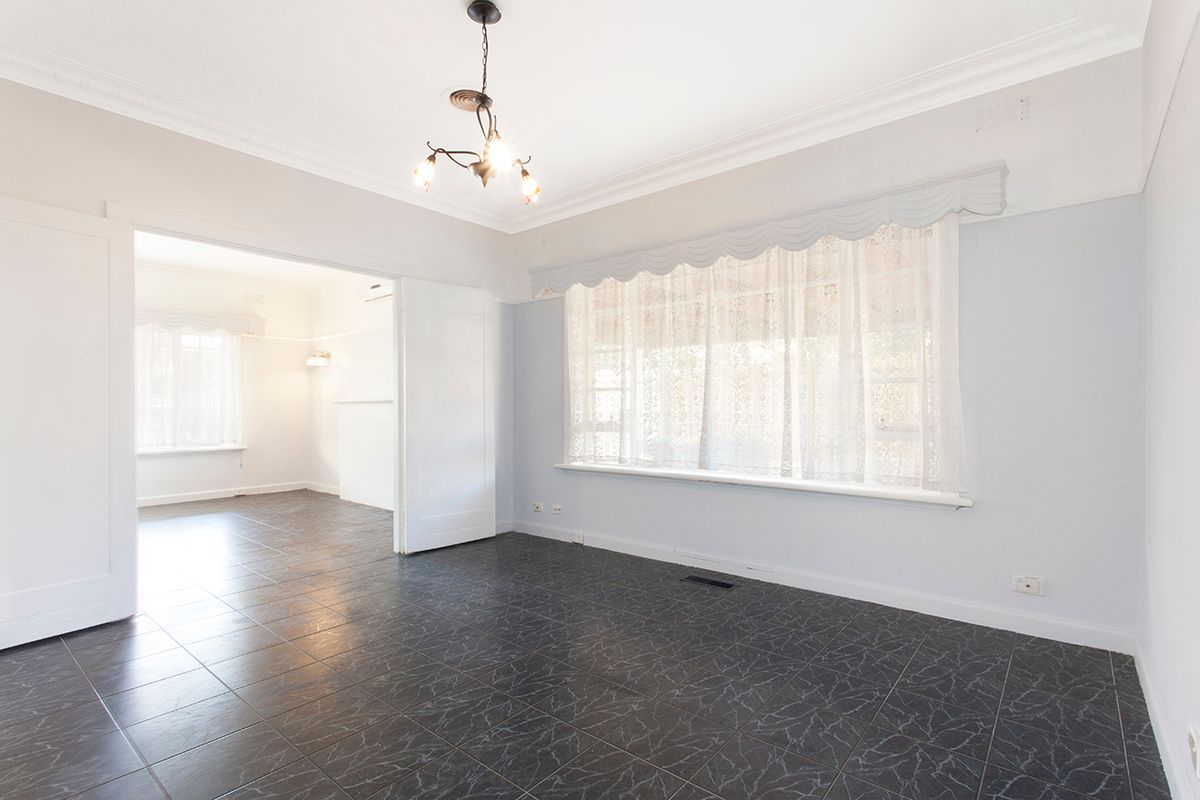 29 McLaurin Road, Carnegie, VIC 3163