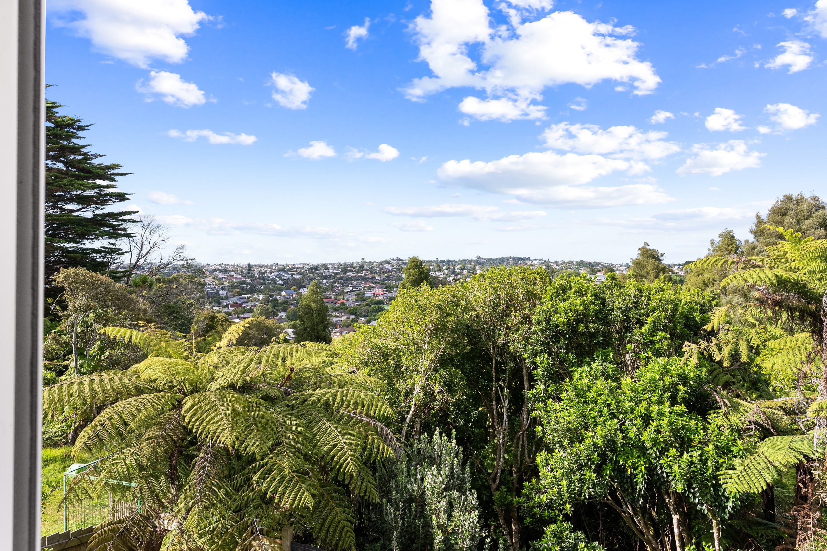 136 Carlisle Road, Browns Bay, North Shore City