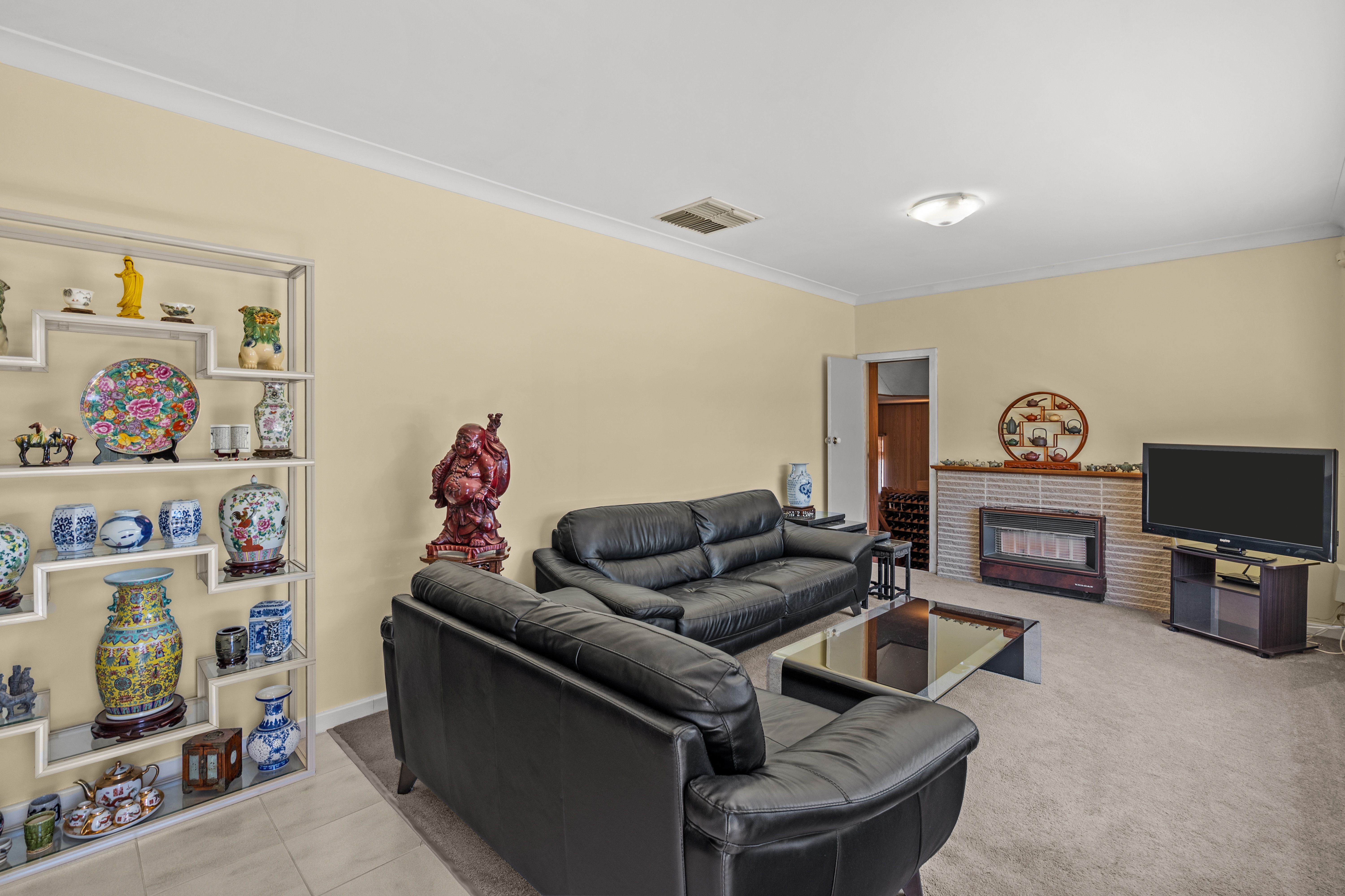 45 Loch Lomond Drive — photo 5 of 23
