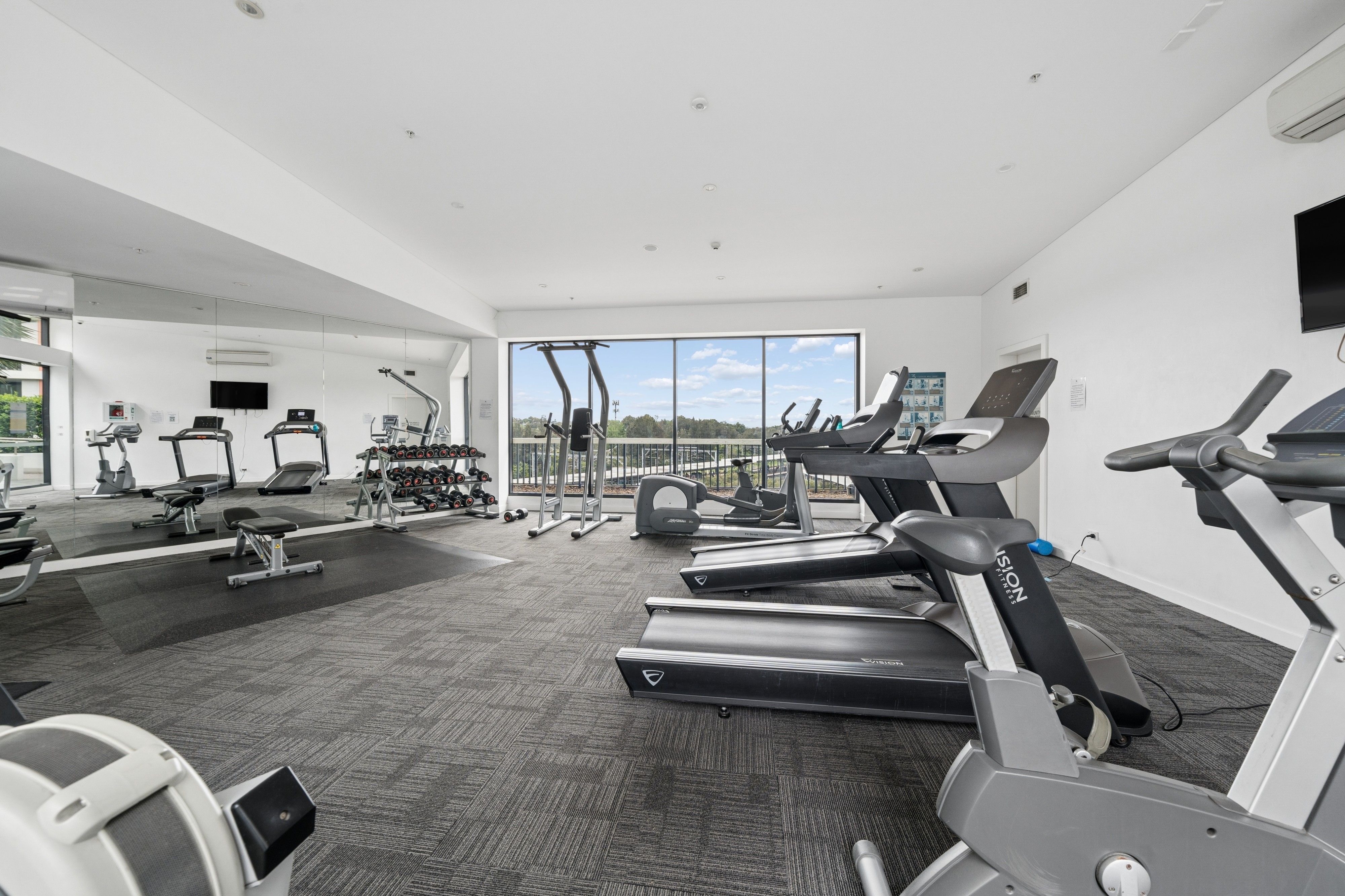 302/2 Discovery Point Place — photo 18 of 20