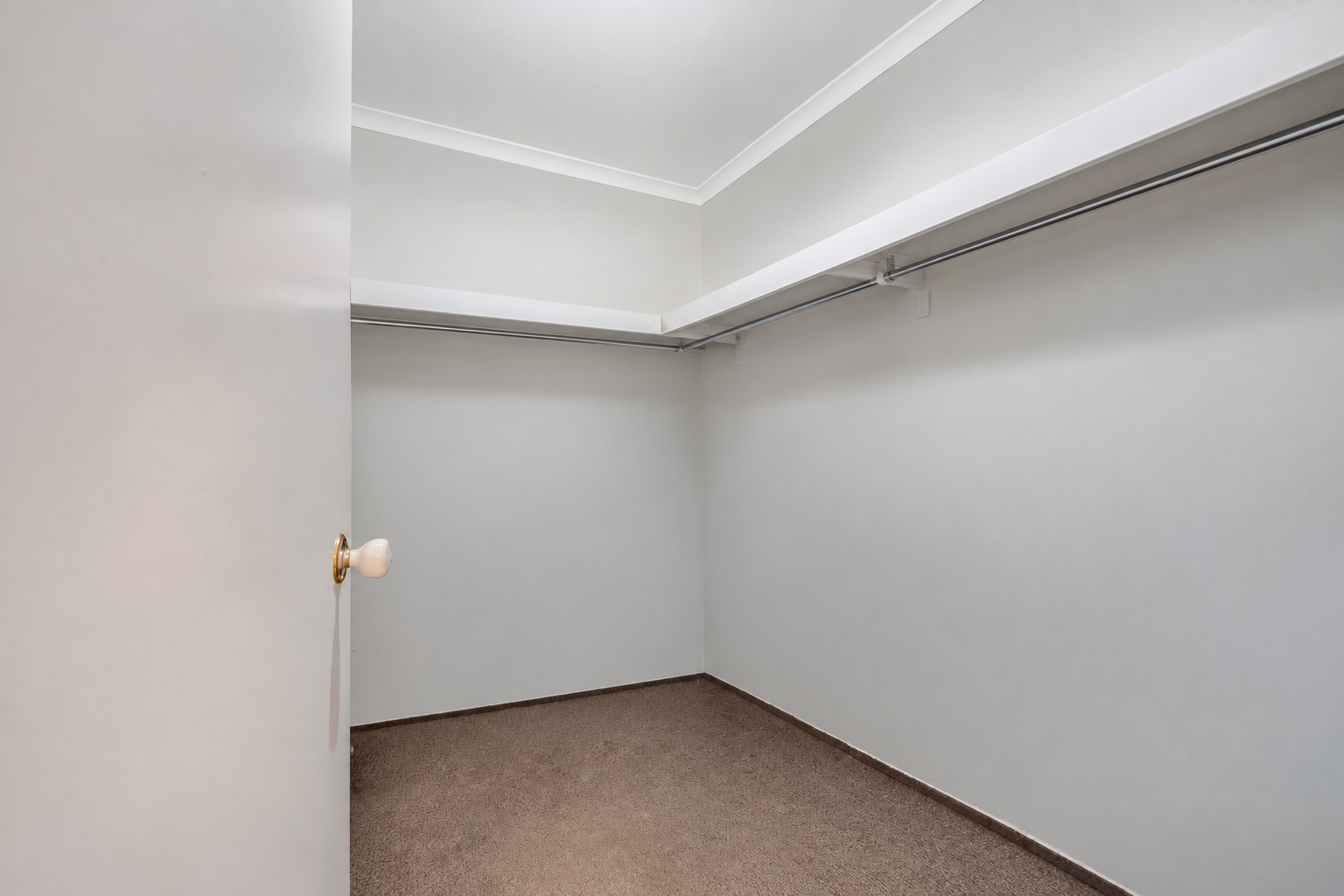 585 Kemp Street — photo 13 of 30