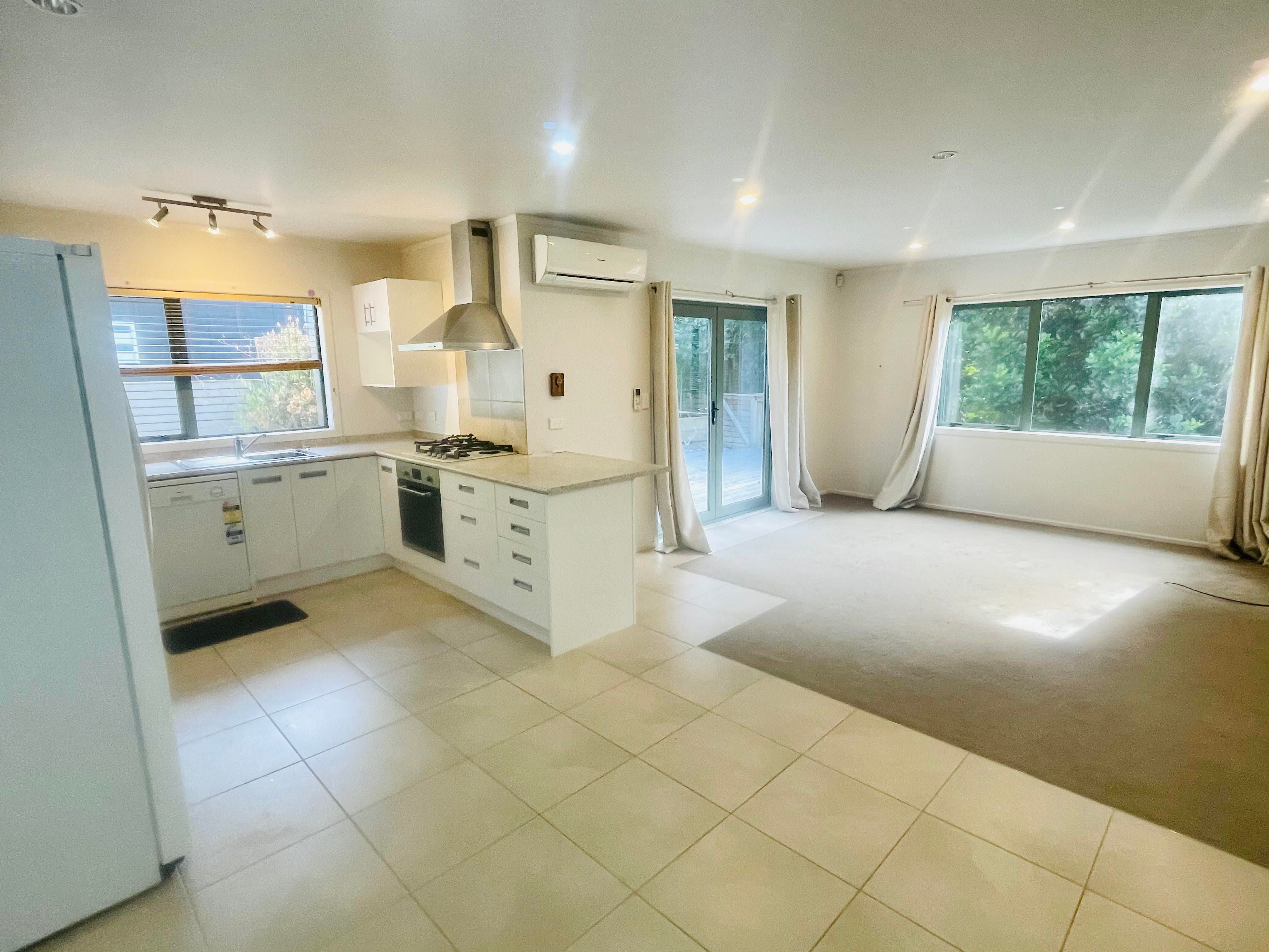 7 Takahe Road, Titirangi, Waitakere City