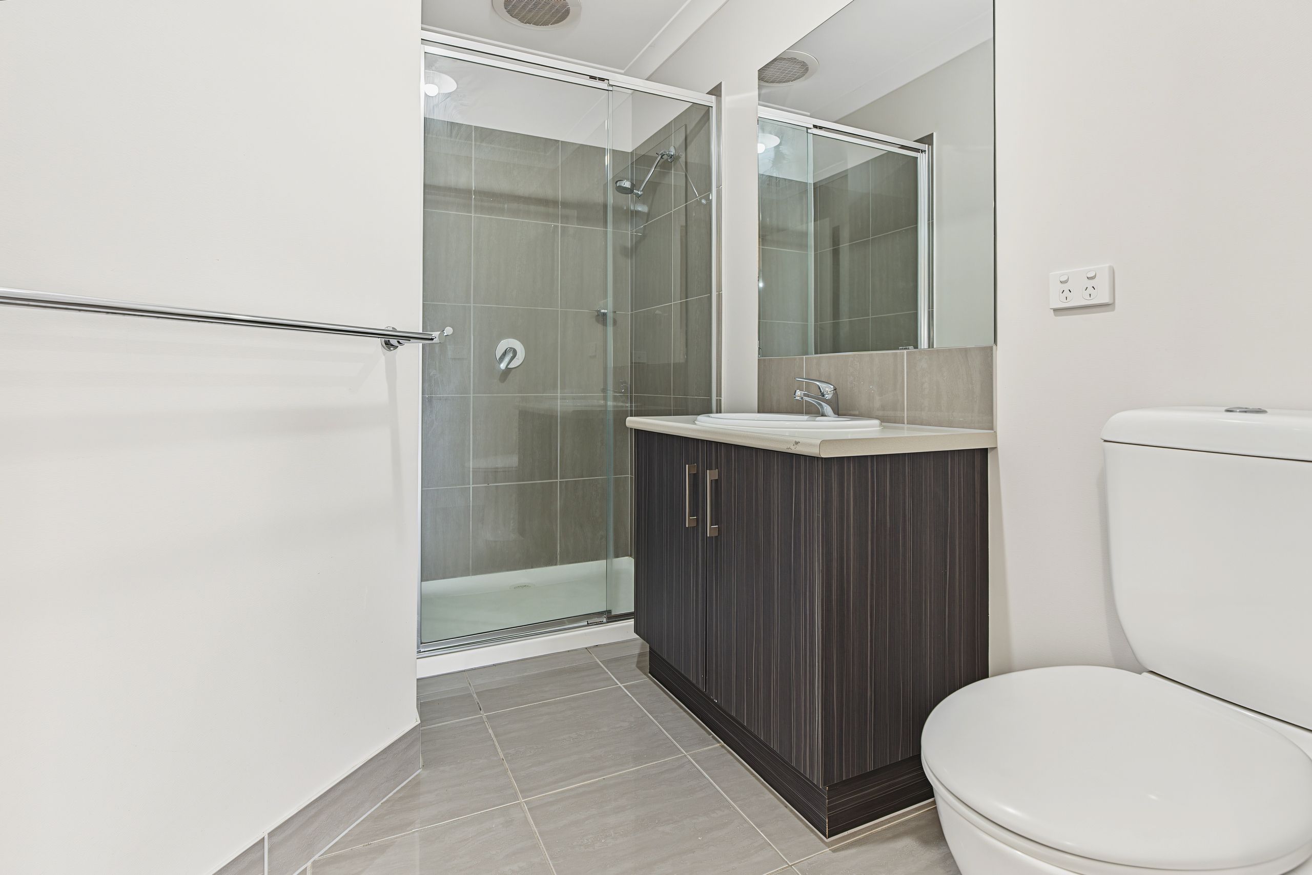 34 A Hanrahan Street — photo 7 of 10