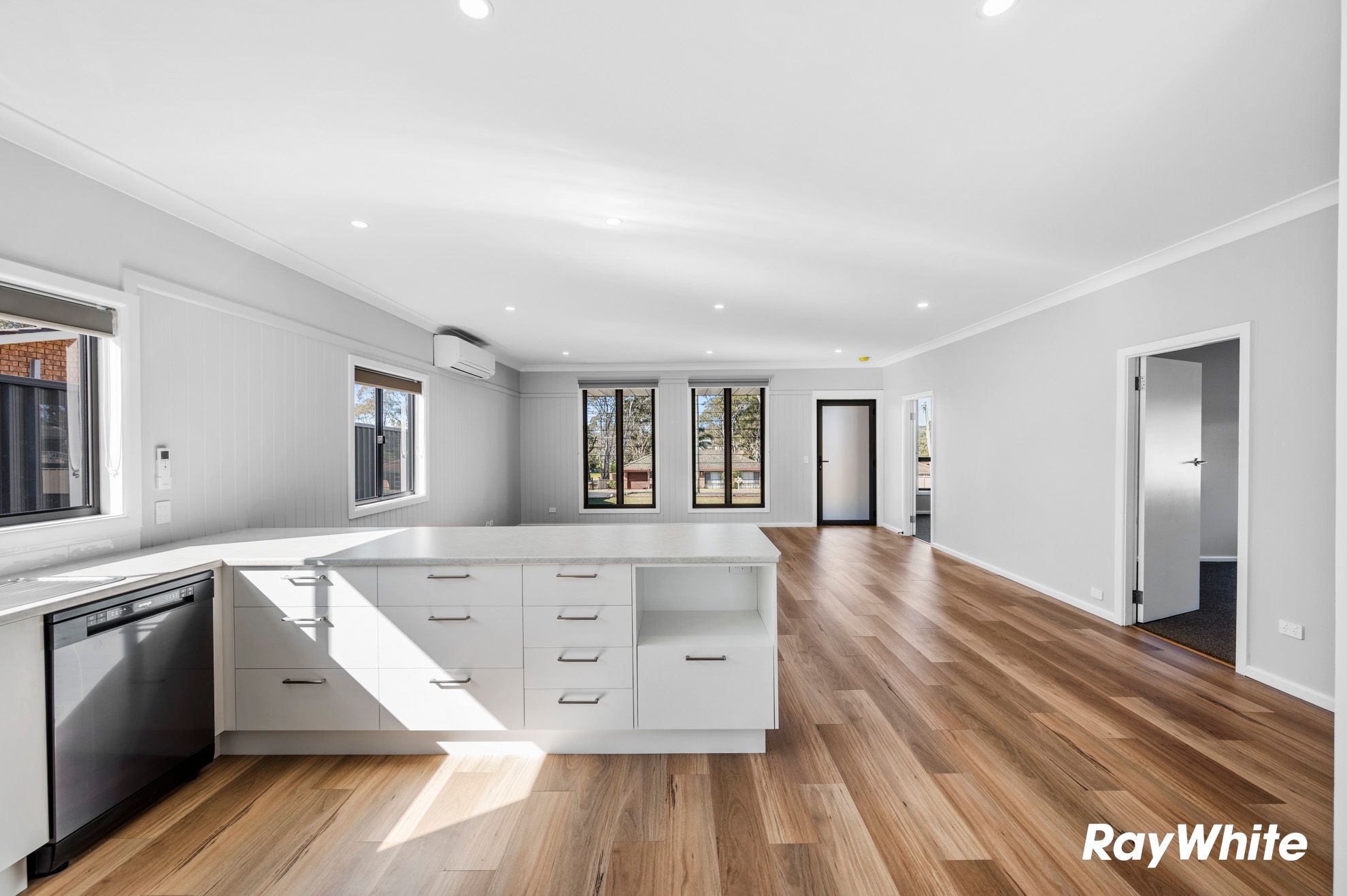 22 Anderson Street — photo 3 of 27