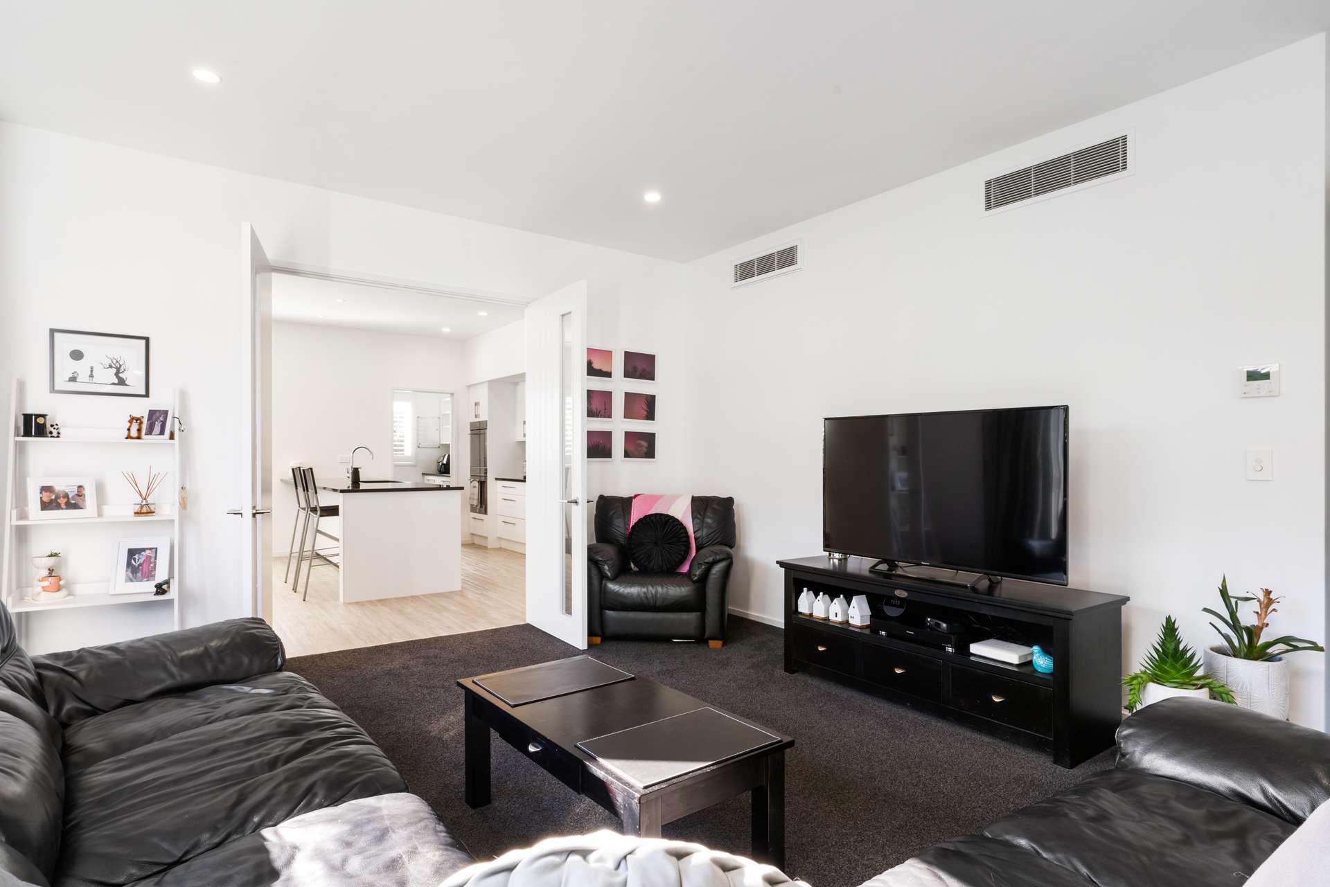 217 Cavendish Road photo 12