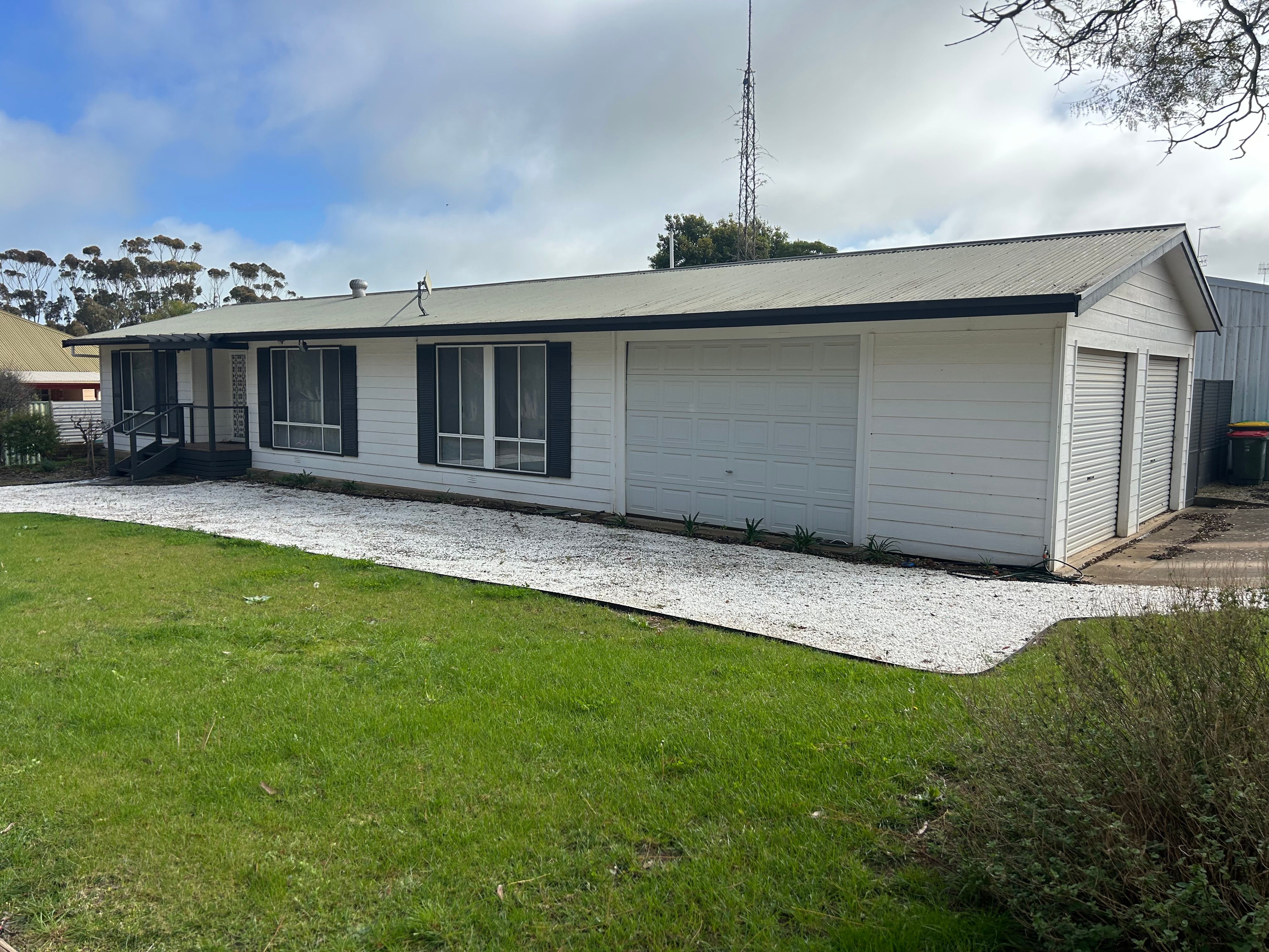 2-4 Caroline Street, Maitland, SA 5573