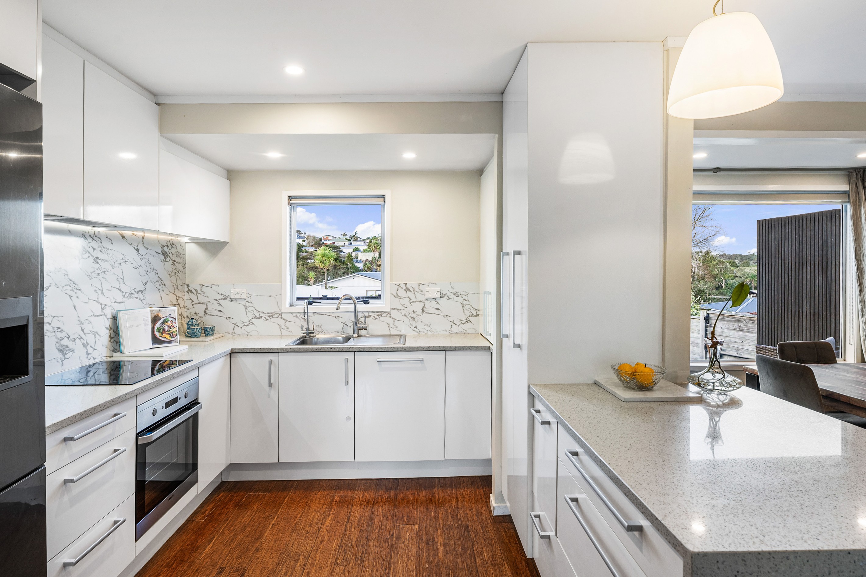 2/1 Hiwihau Place, Glenfield, North Shore City