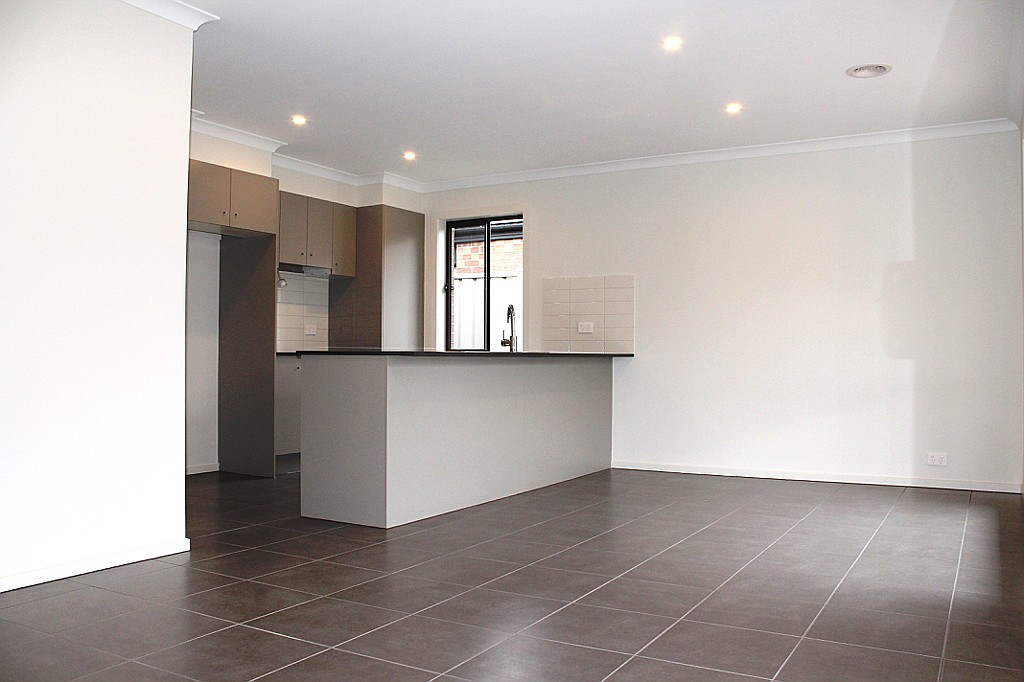 27 Herbal Avenue, Kurunjang, VIC 3337