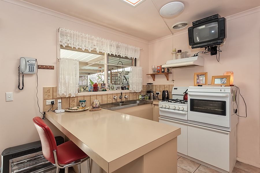 17 Cambrian Way, Melton West, VIC 3337