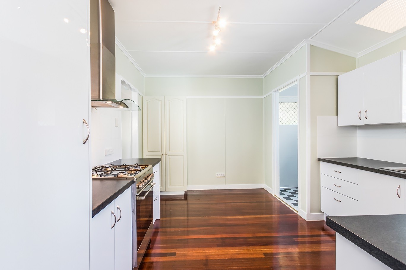 6 Wemvern Street, Upper Mount Gravatt, QLD 4122