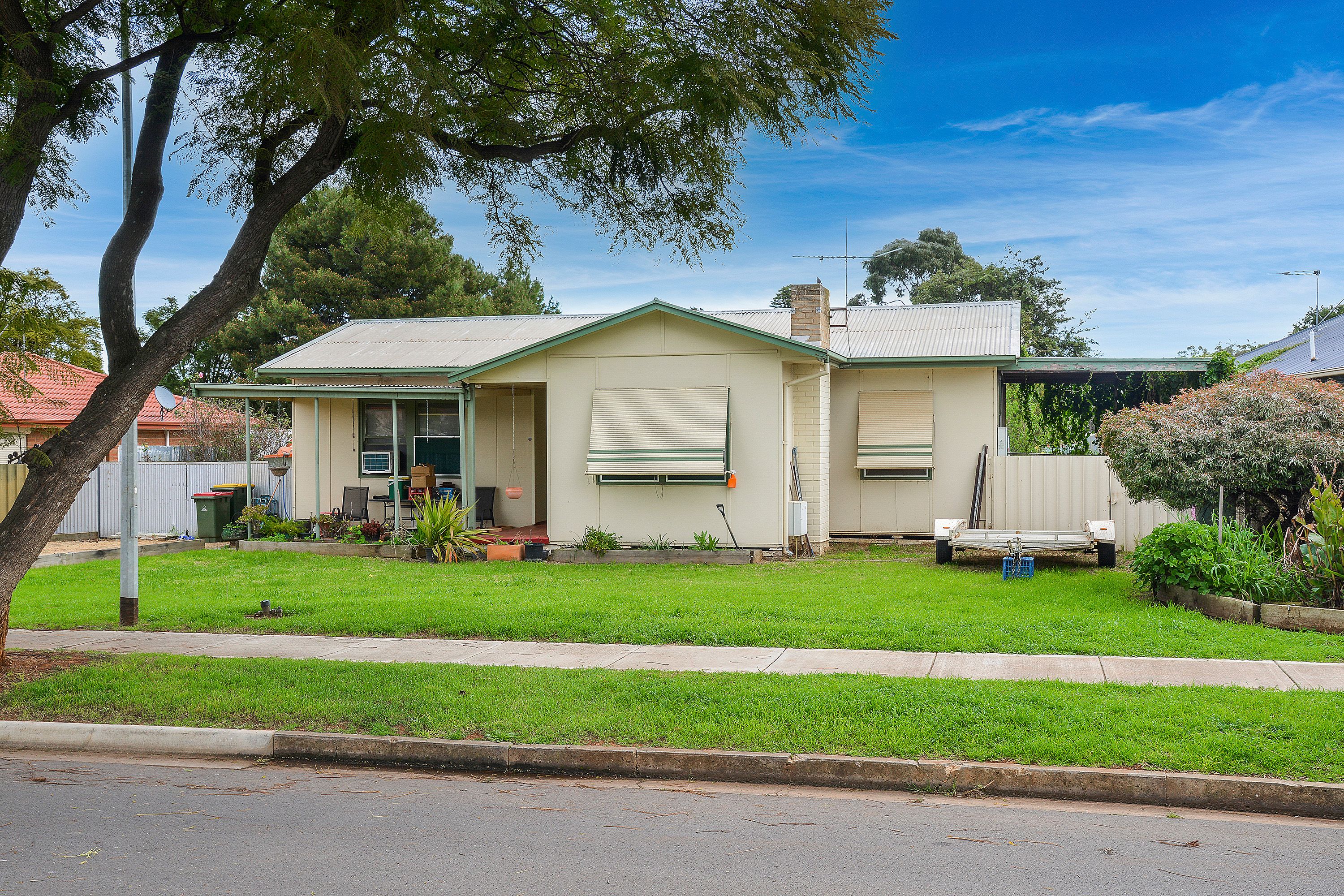 9 Woodgreen Street — photo from Ray White Para Hills