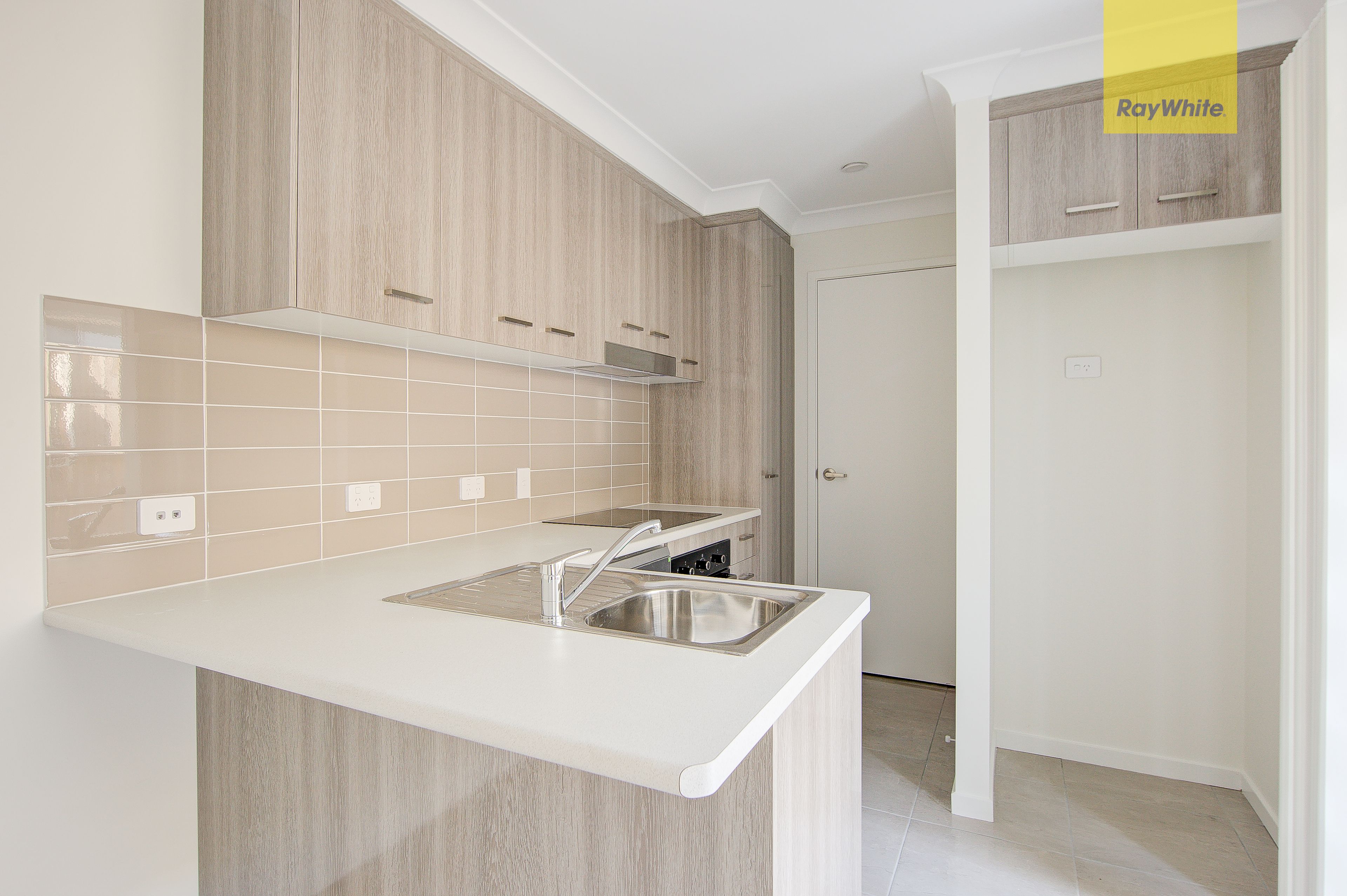 1/6 Chikameena Street, Logan Reserve, QLD 4133