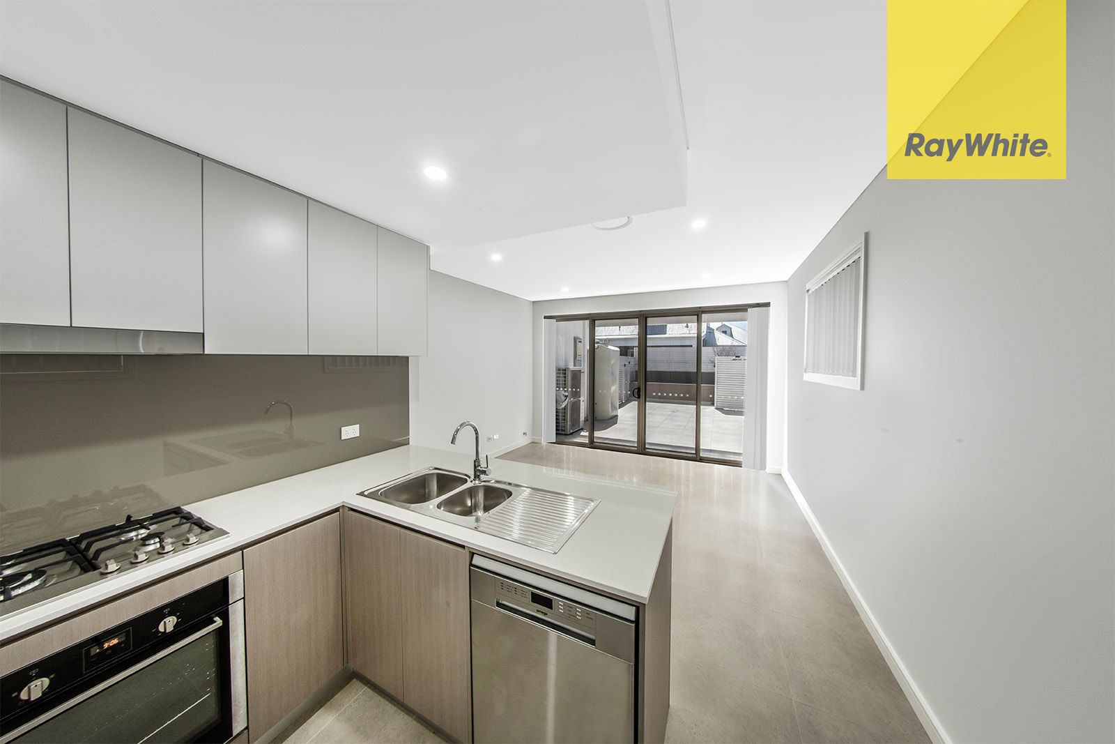 5/33 Louis Street — photo 4 of 13