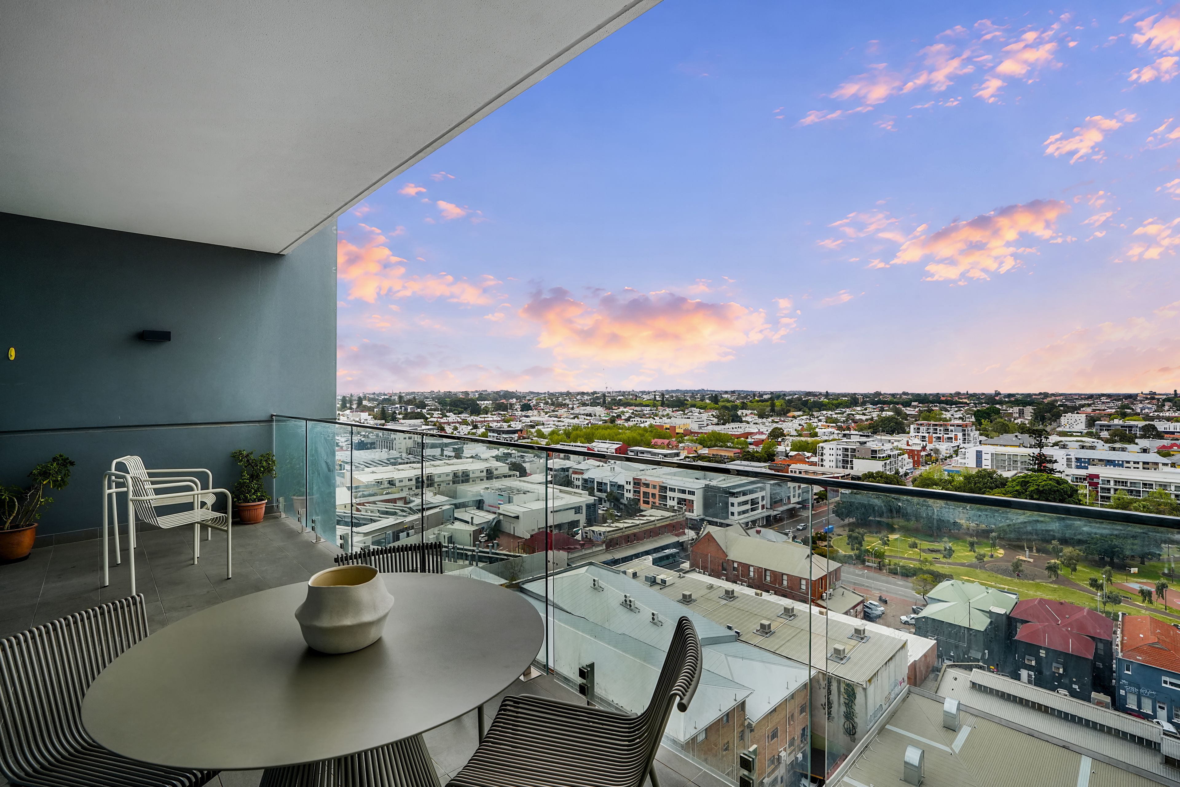 1402/105 Stirling Street — photo 18 of 30