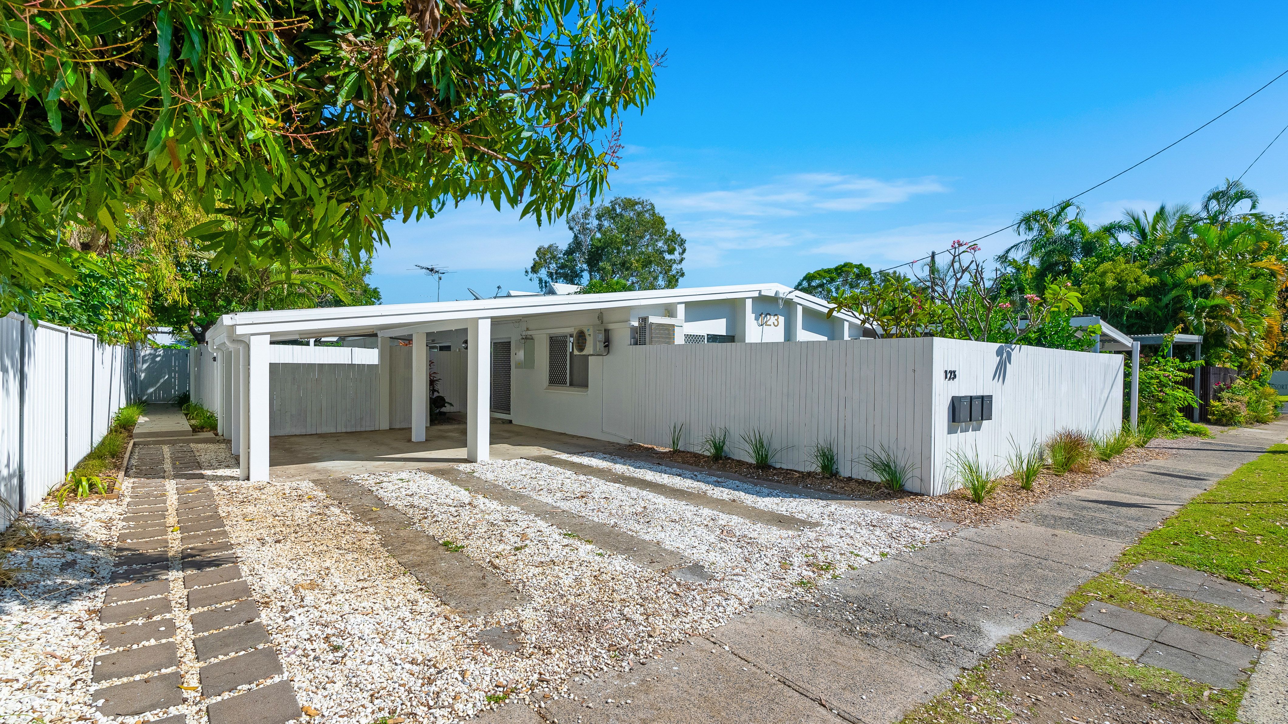 123 Oleander Street, Holloways Beach, QLD 4878