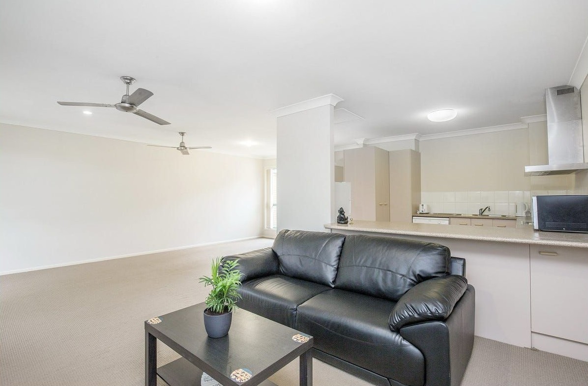 1004/6 Crestridge Crescent, Oxenford, QLD 4210