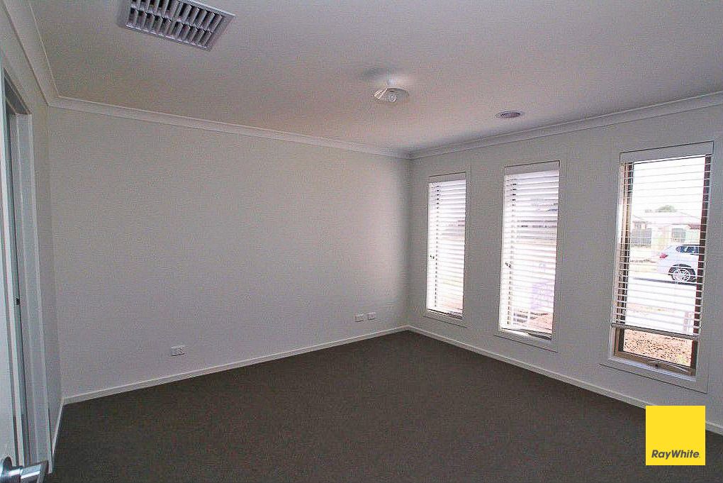 4 Trinity Way — photo 3 of 7