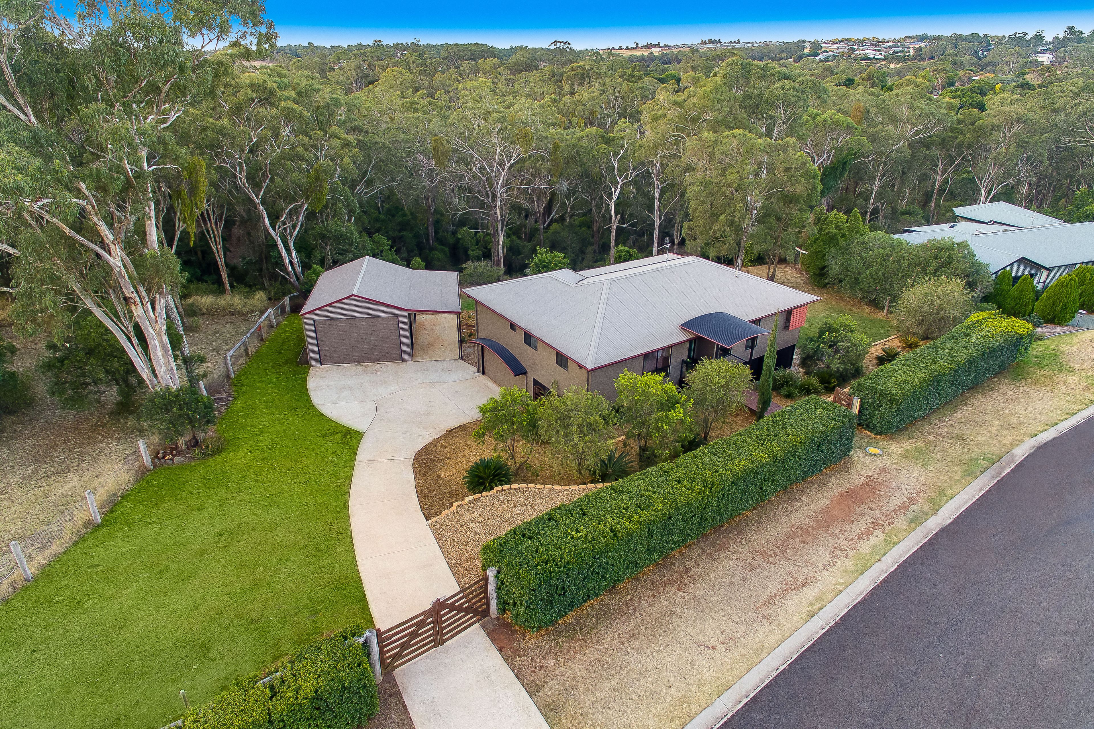 10 Jackson Close, Highfields QLD 4352