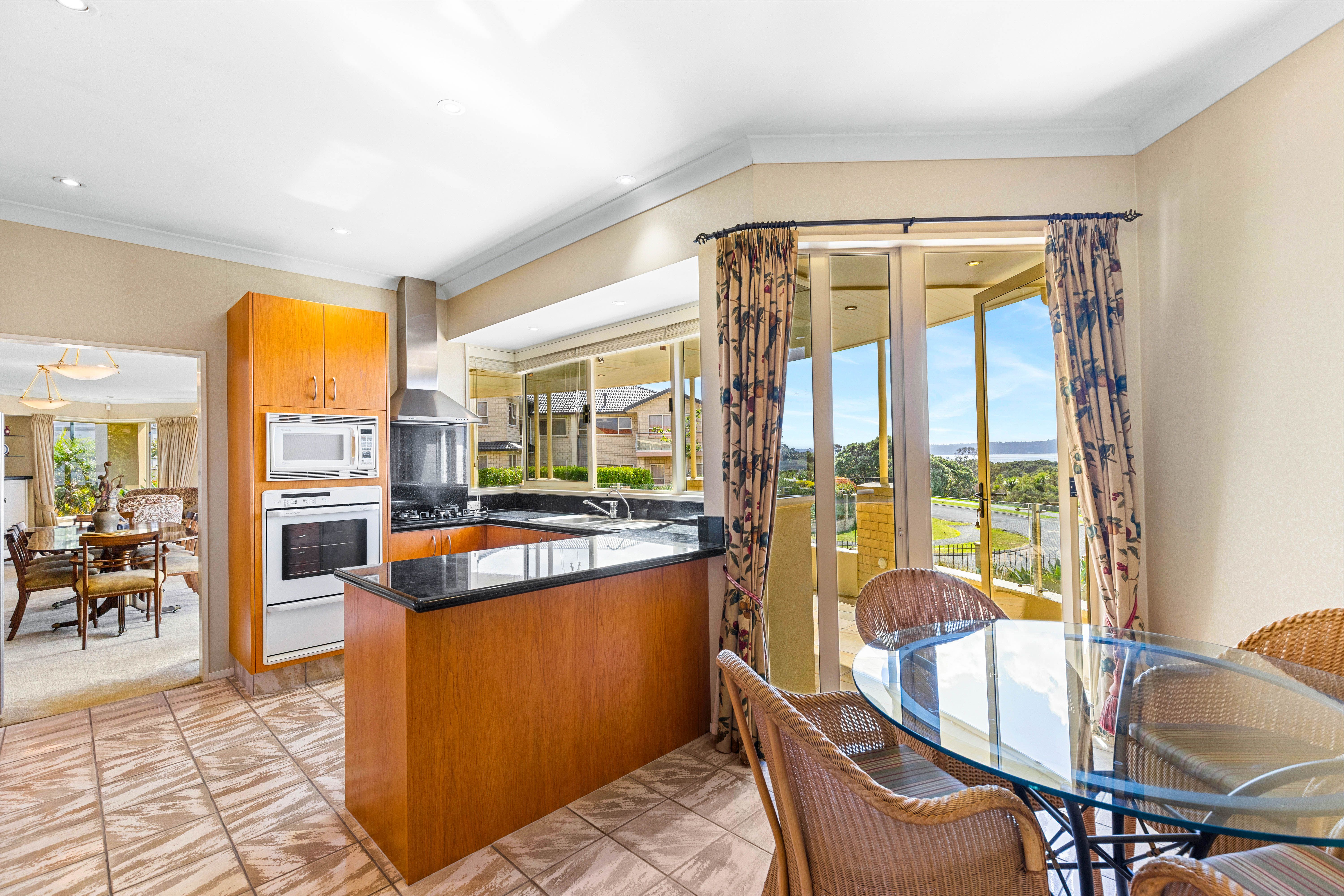 15 St Jerome Avenue, Te Atatu Peninsula, Waitakere City