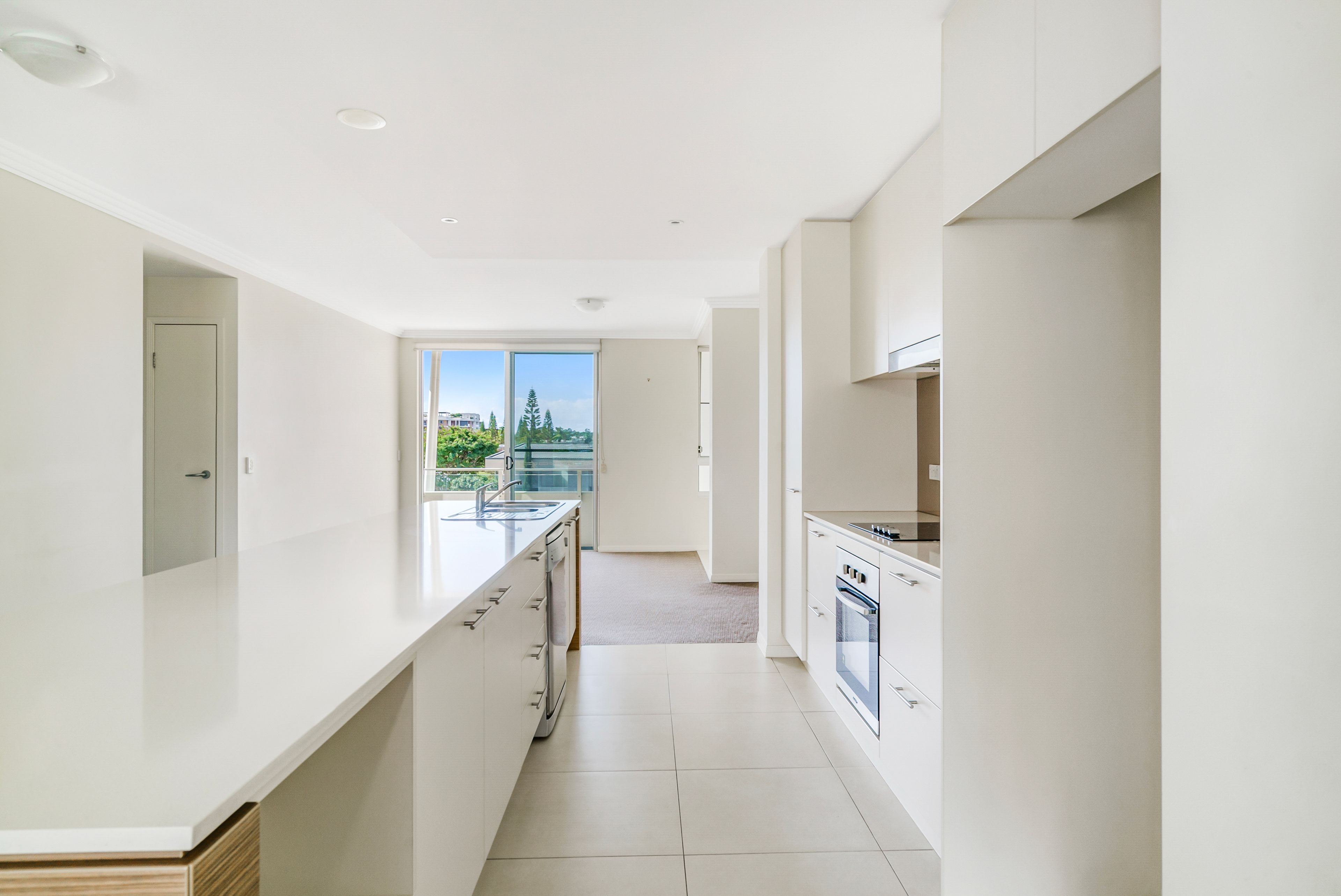 31/1 Lakefront Crescent — photo 2 of 6