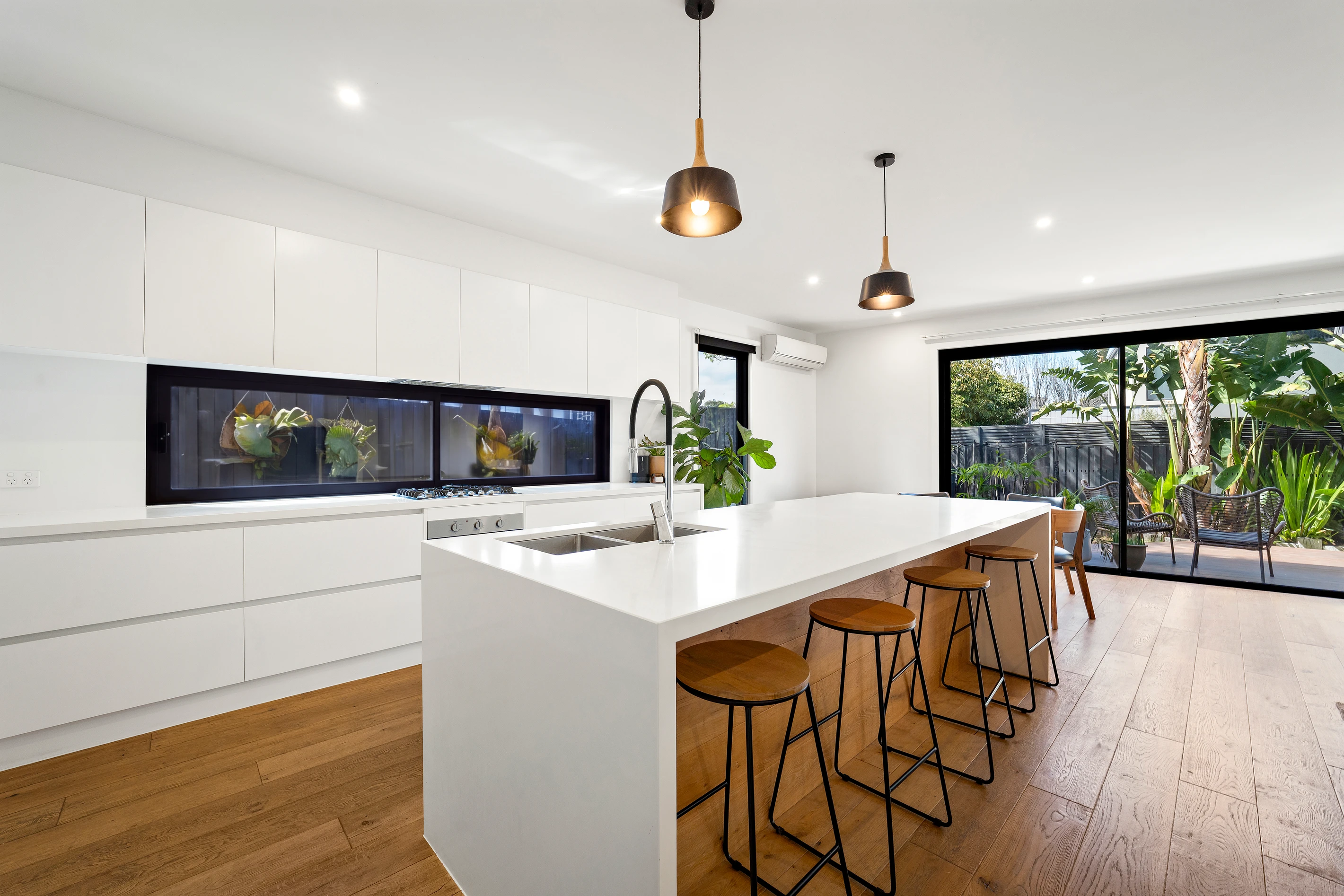 2/6 Mernda Avenue, Bonbeach, VIC 3196