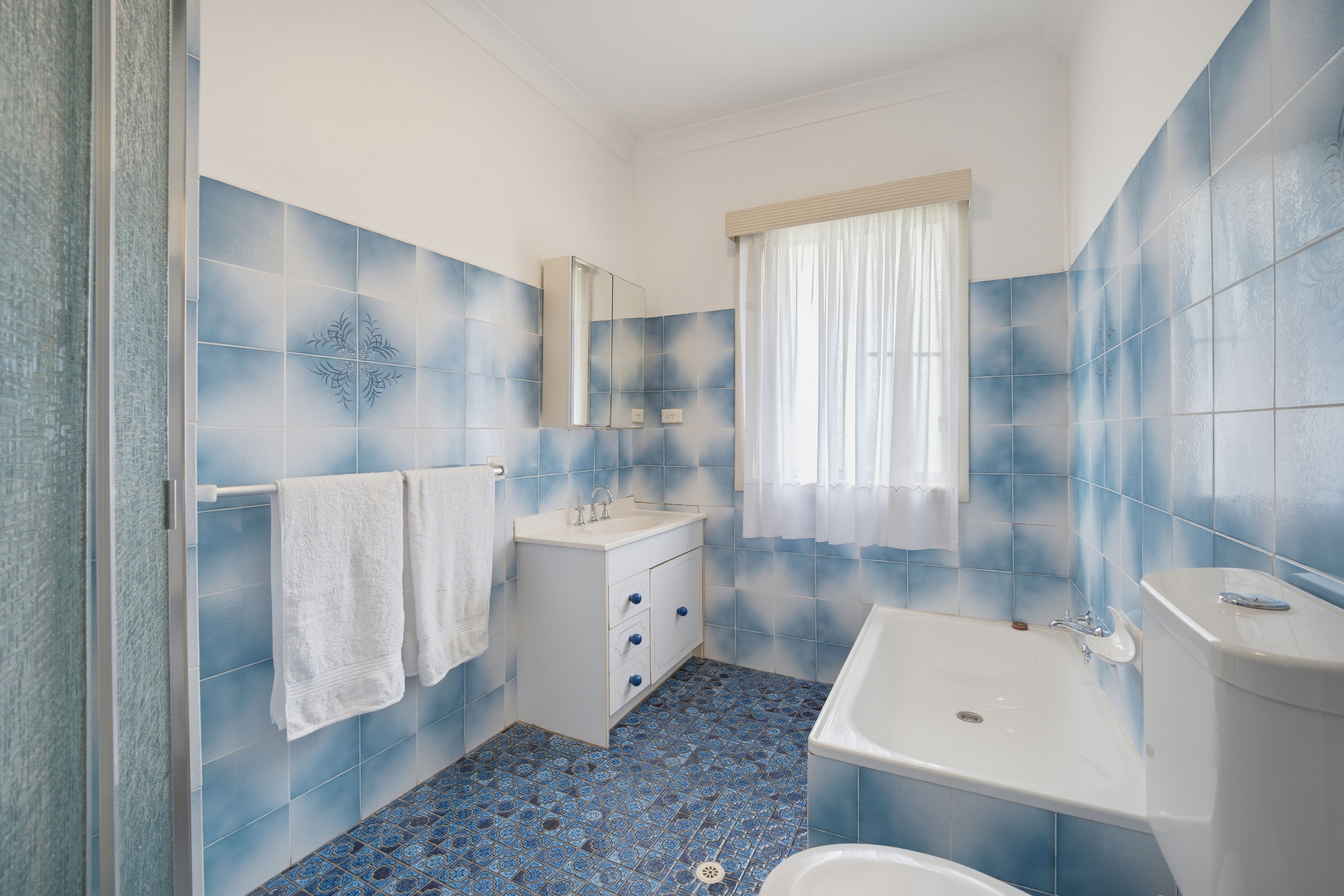 36 Saurine Street — photo 8 of 12