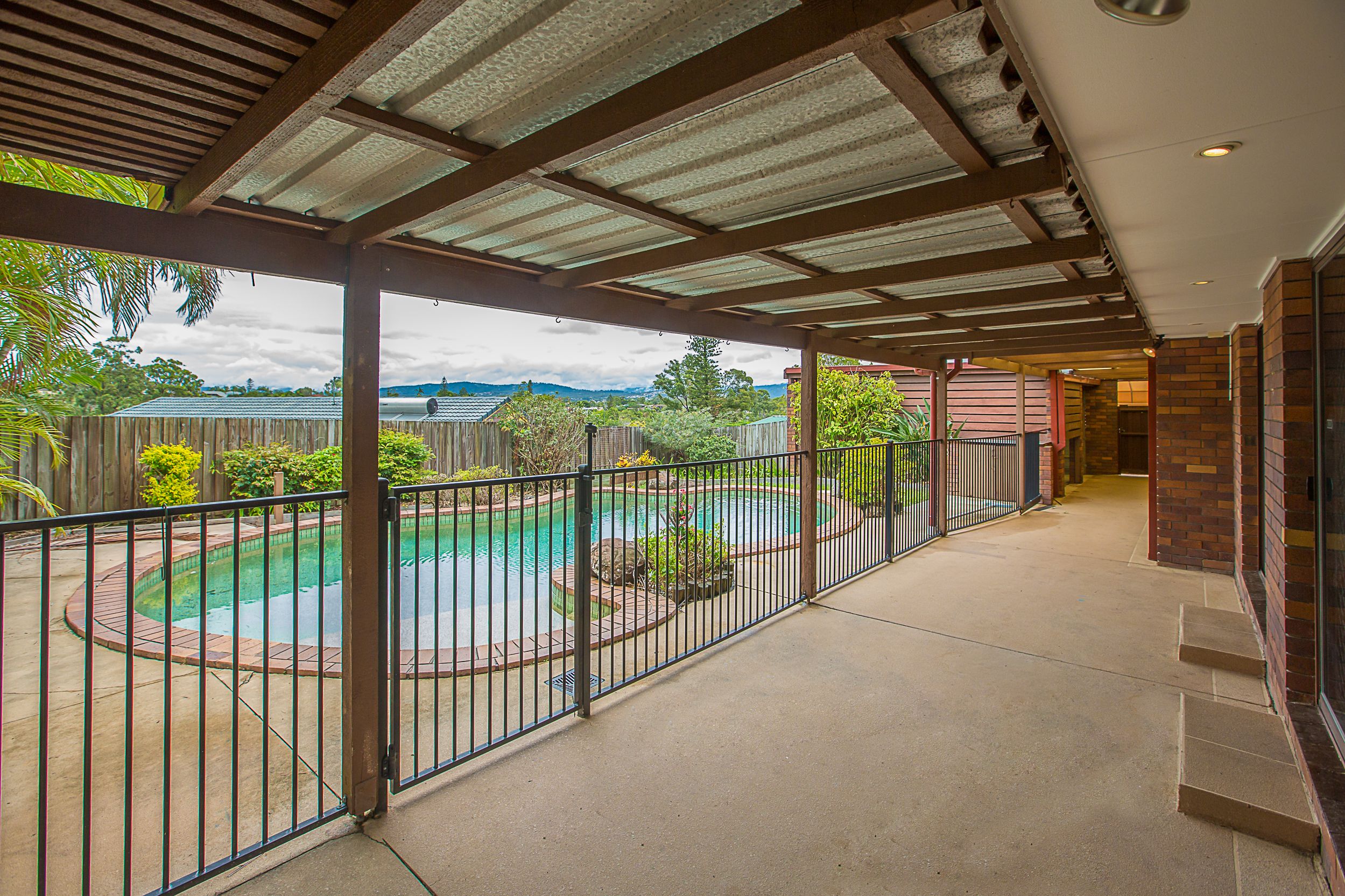 13 Kittani Crescent, Ashmore, QLD 4214