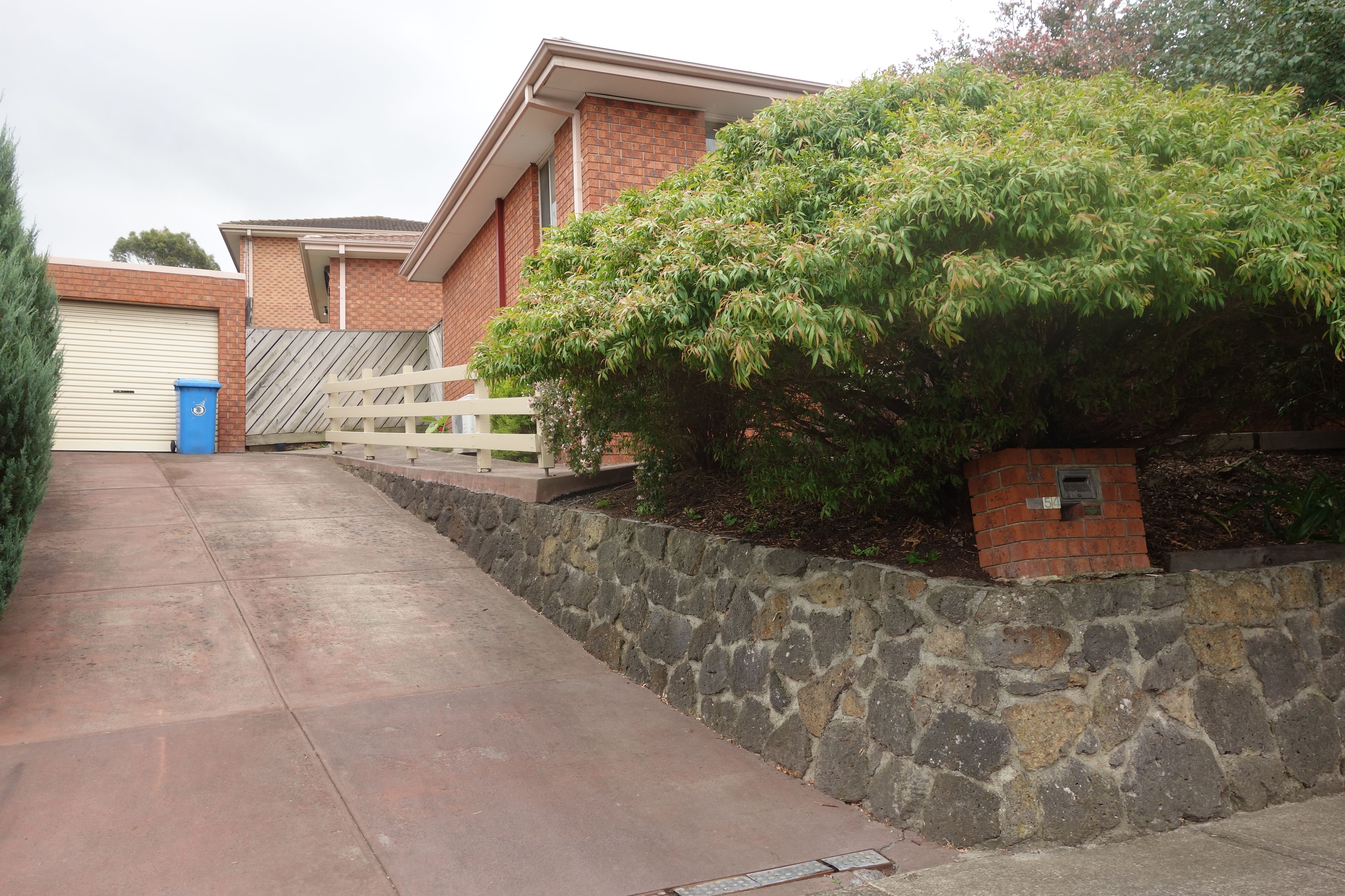 54 Preston Avenue, Endeavour Hills, VIC 3802