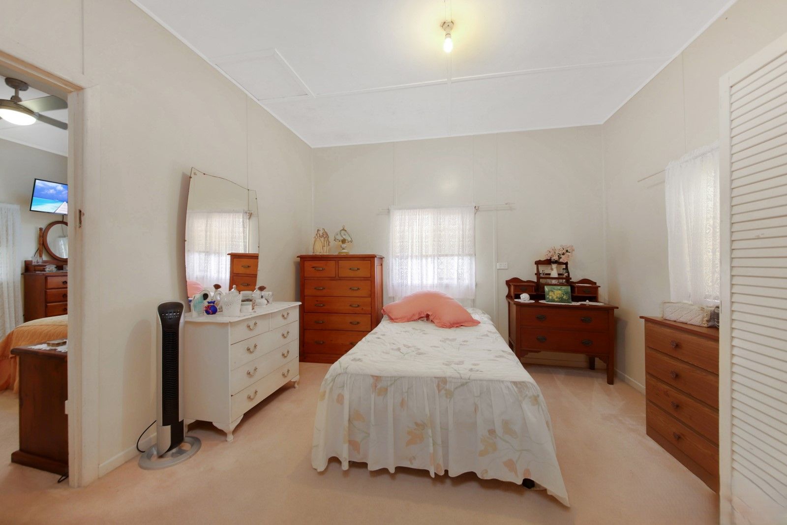 52 Braithwaite Street — photo 8 of 18