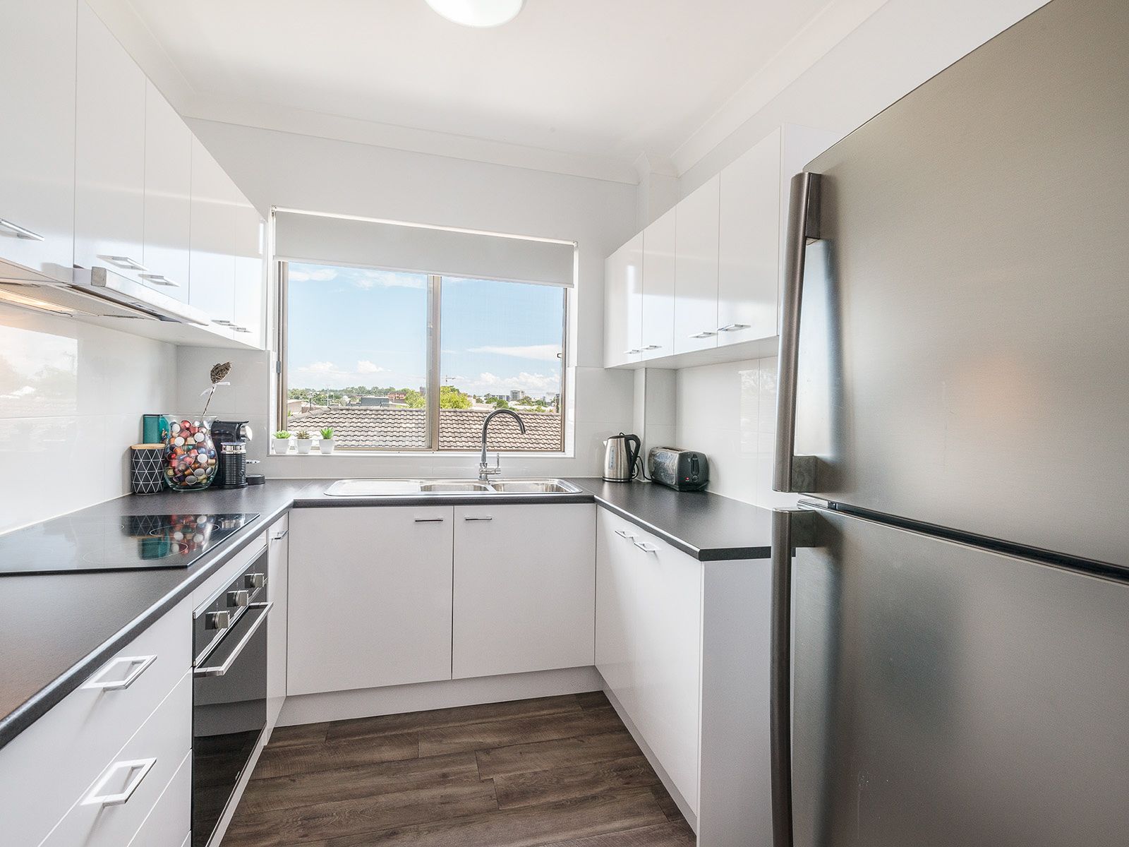 2/8 Sixth Avenue, Coorparoo, QLD 4151
