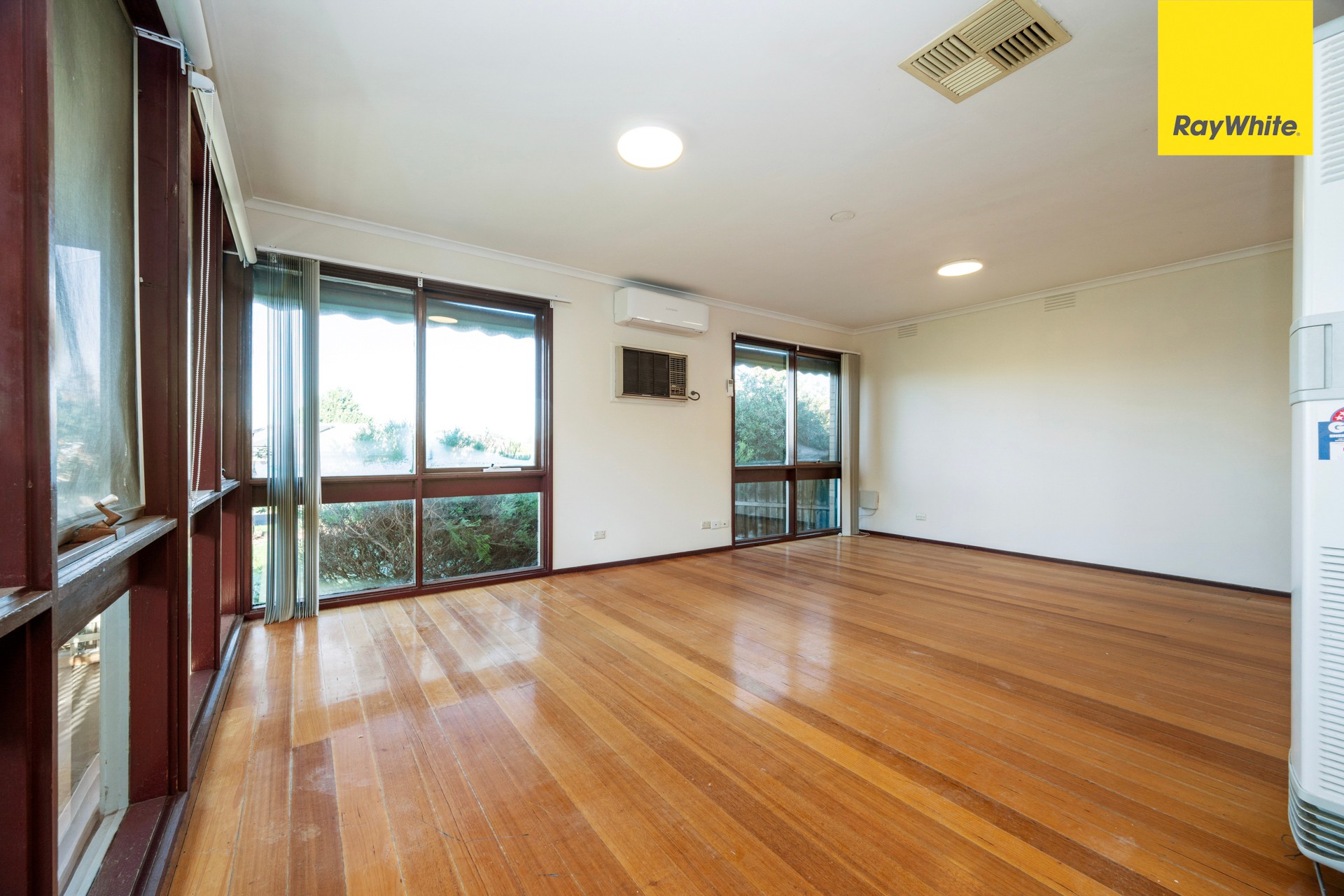 10 Quail Crescent, Melton, VIC 3337
