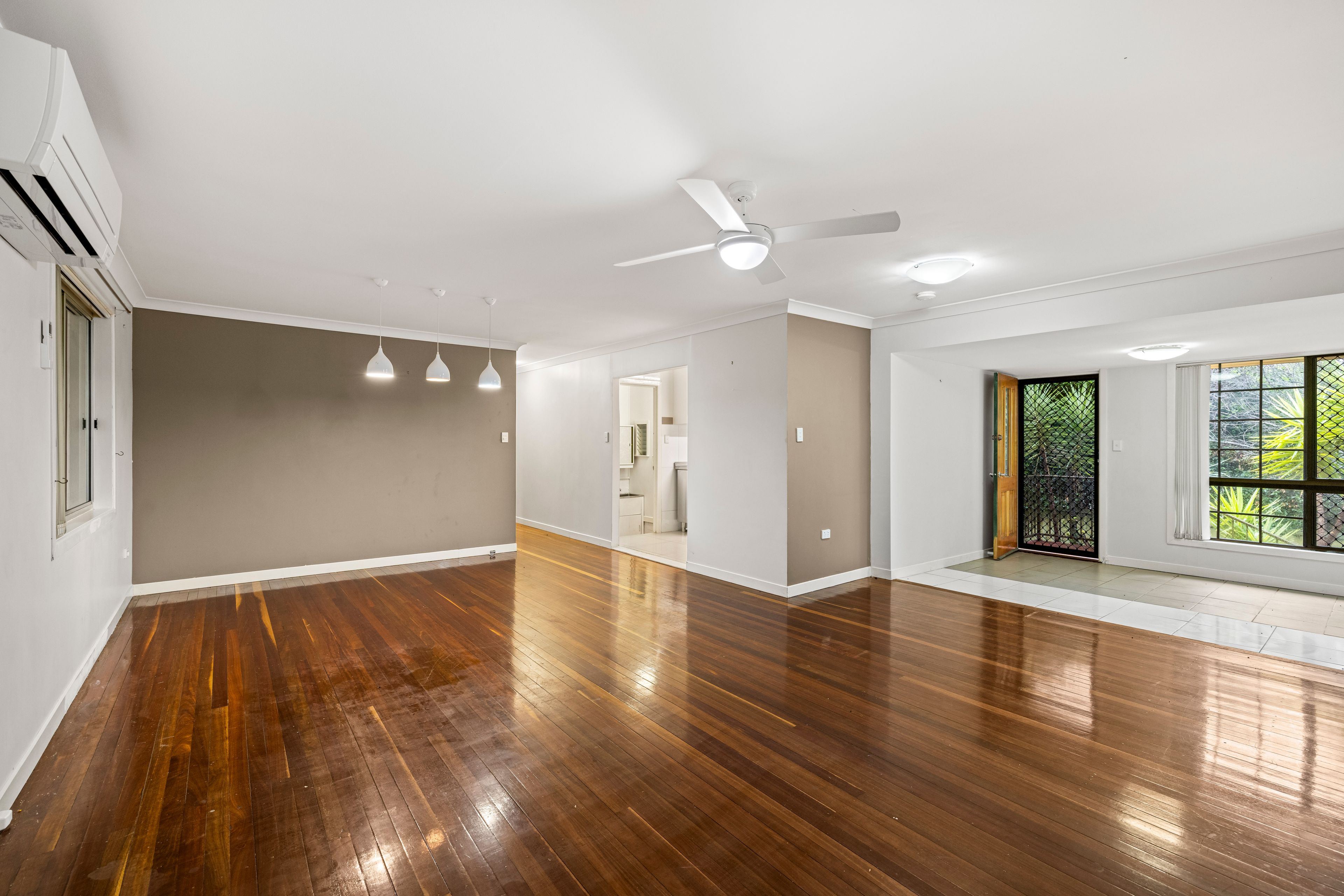 25 Welcombe Avenue, Rockville, QLD 4350