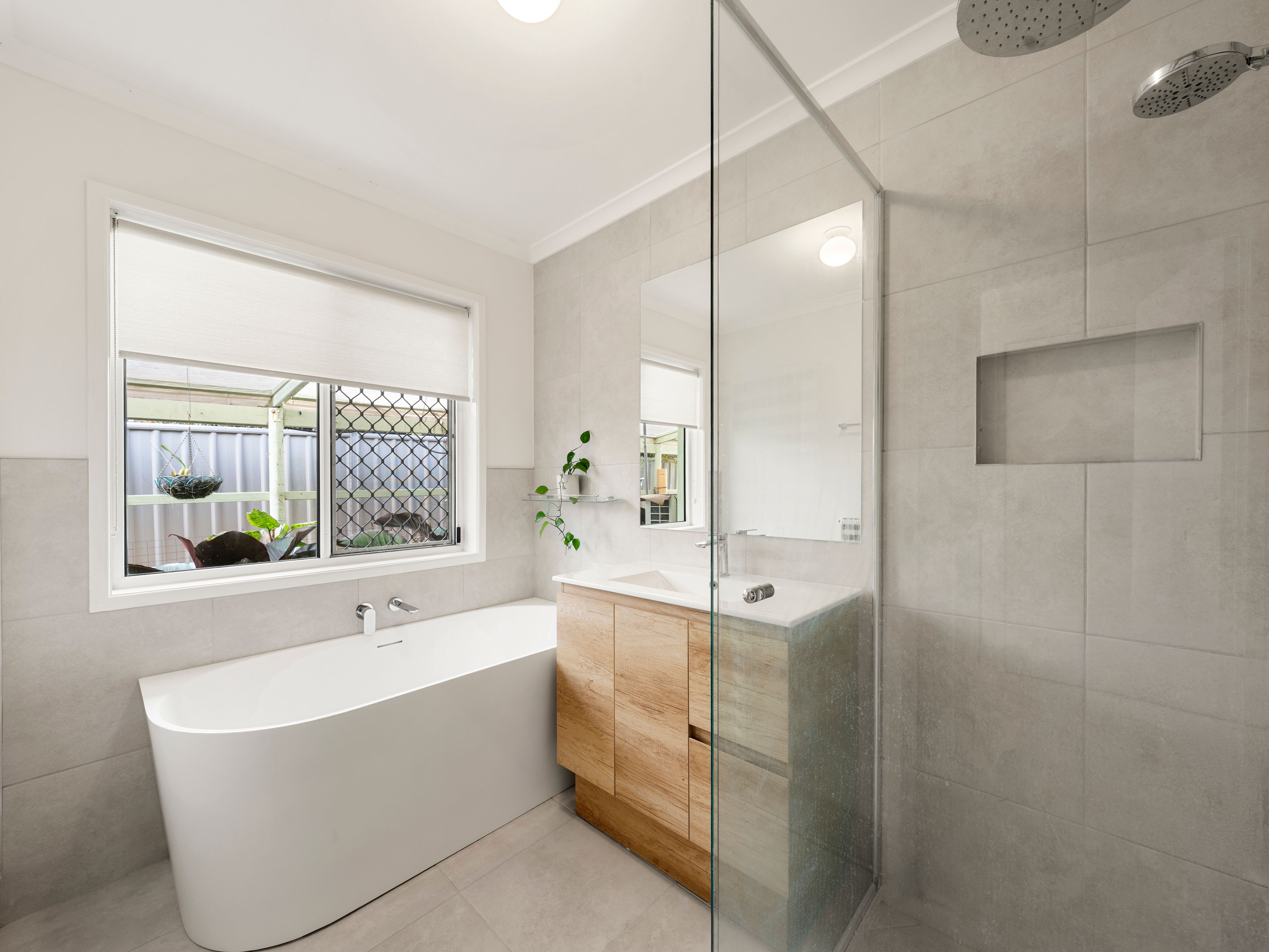 10 Woodlands Crescent — photo 12 of 17