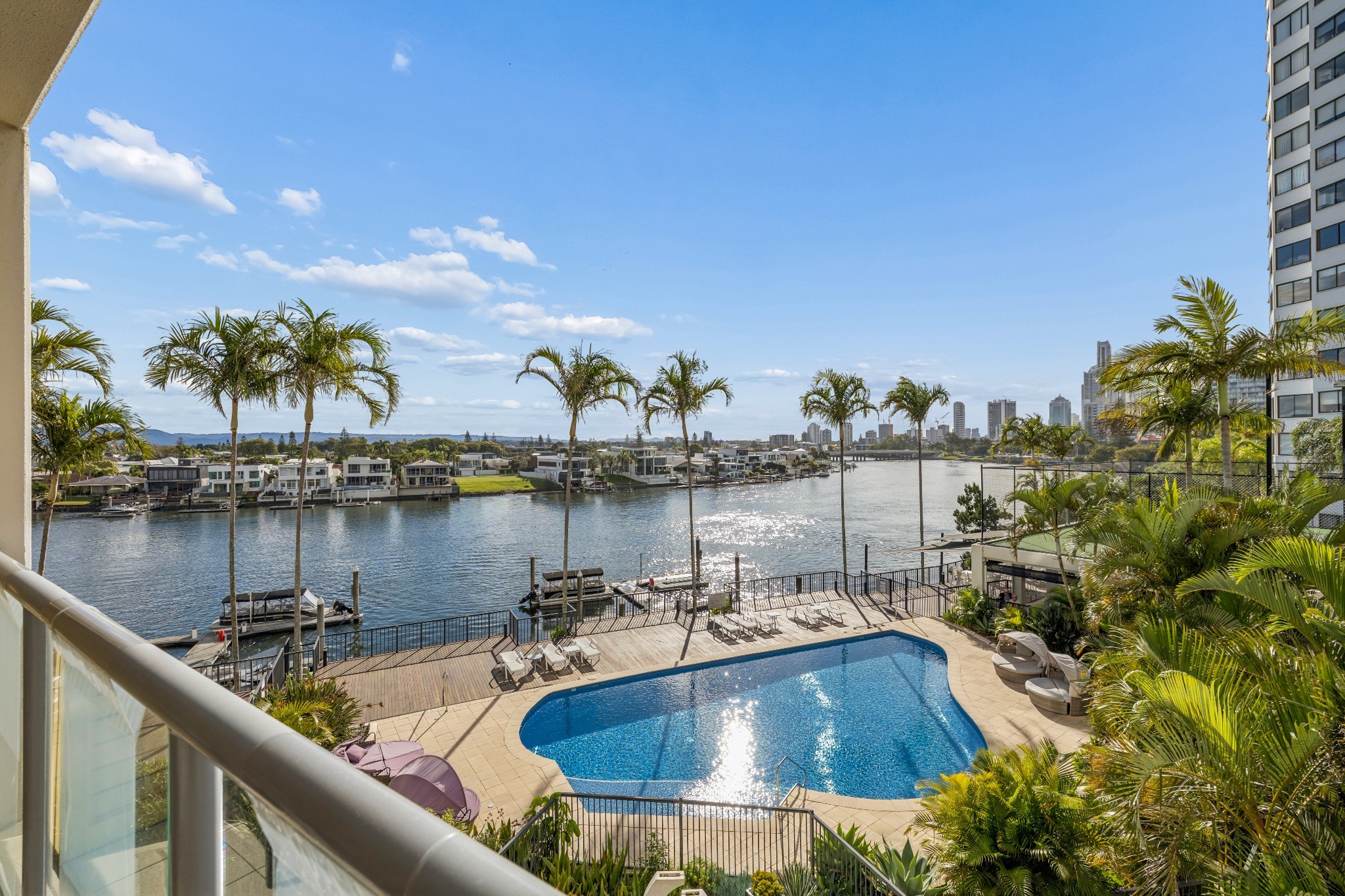 11/2894-2910 Gold Coast Highway, Surfers Paradise, QLD 4217