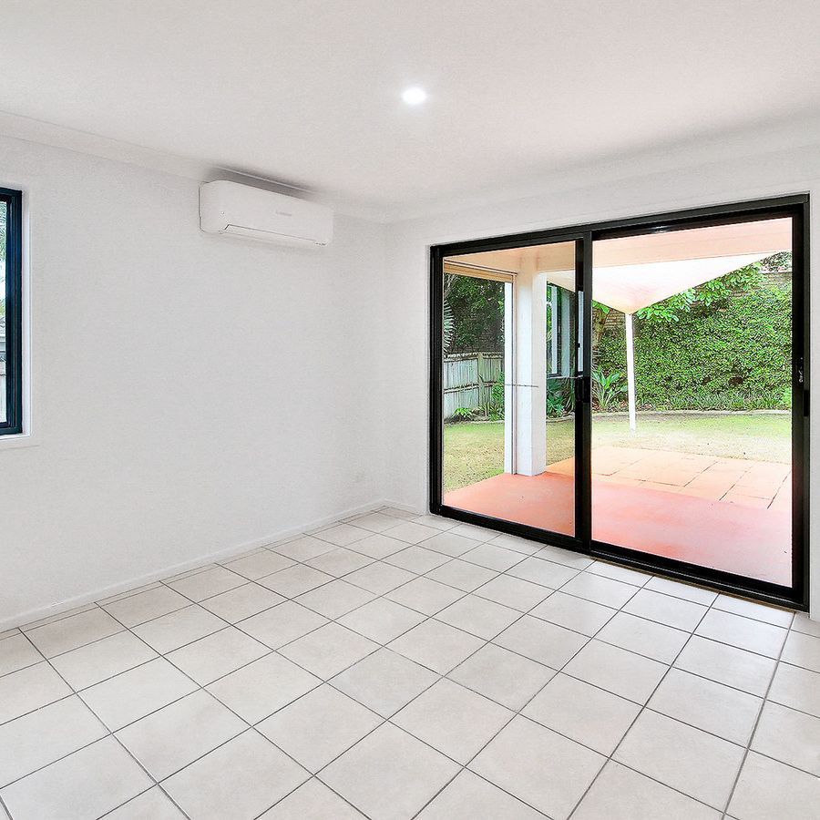 11 Maryland Place, Parkinson, QLD 4115