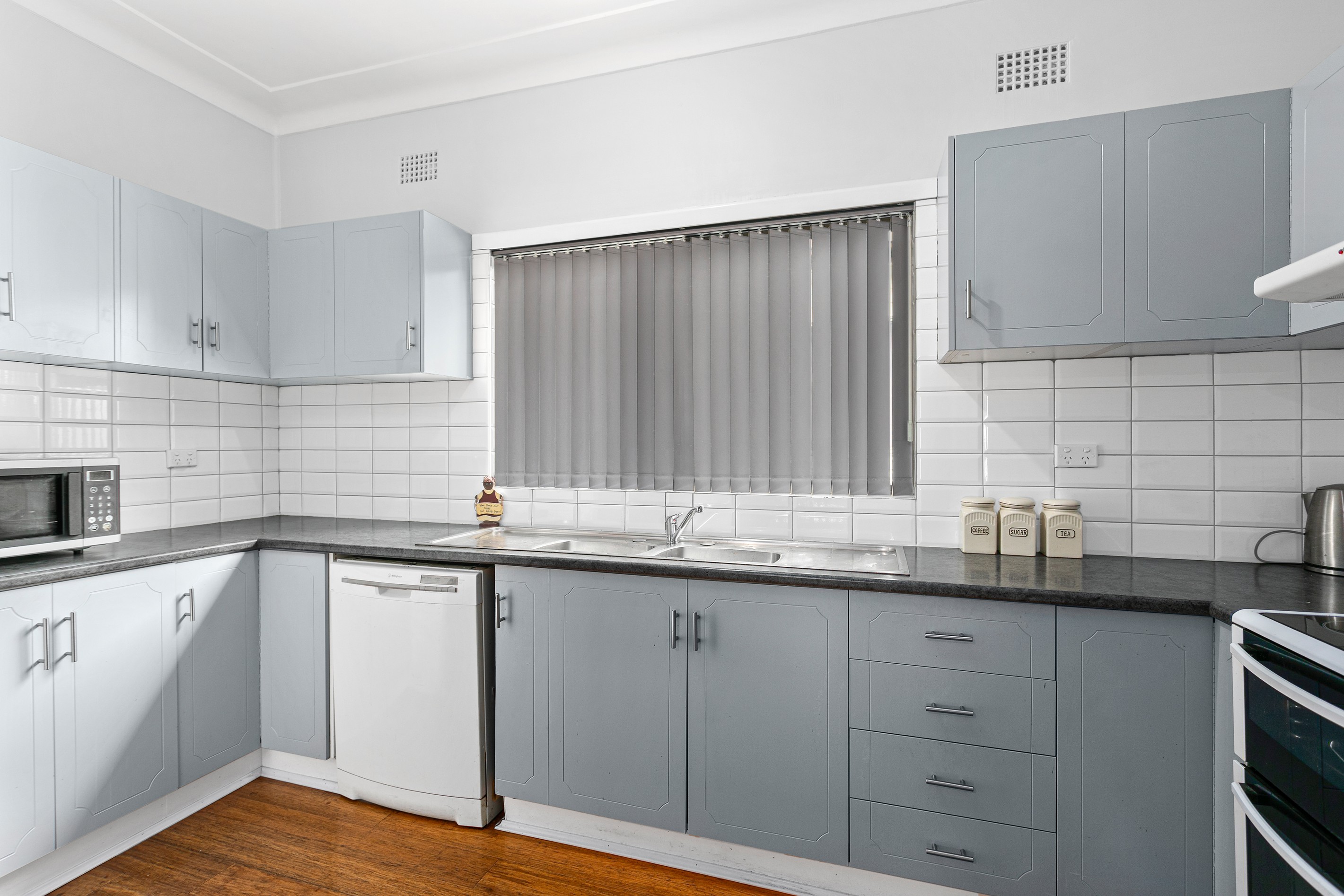 9 Merrett Avenue, Cringila, NSW 2502