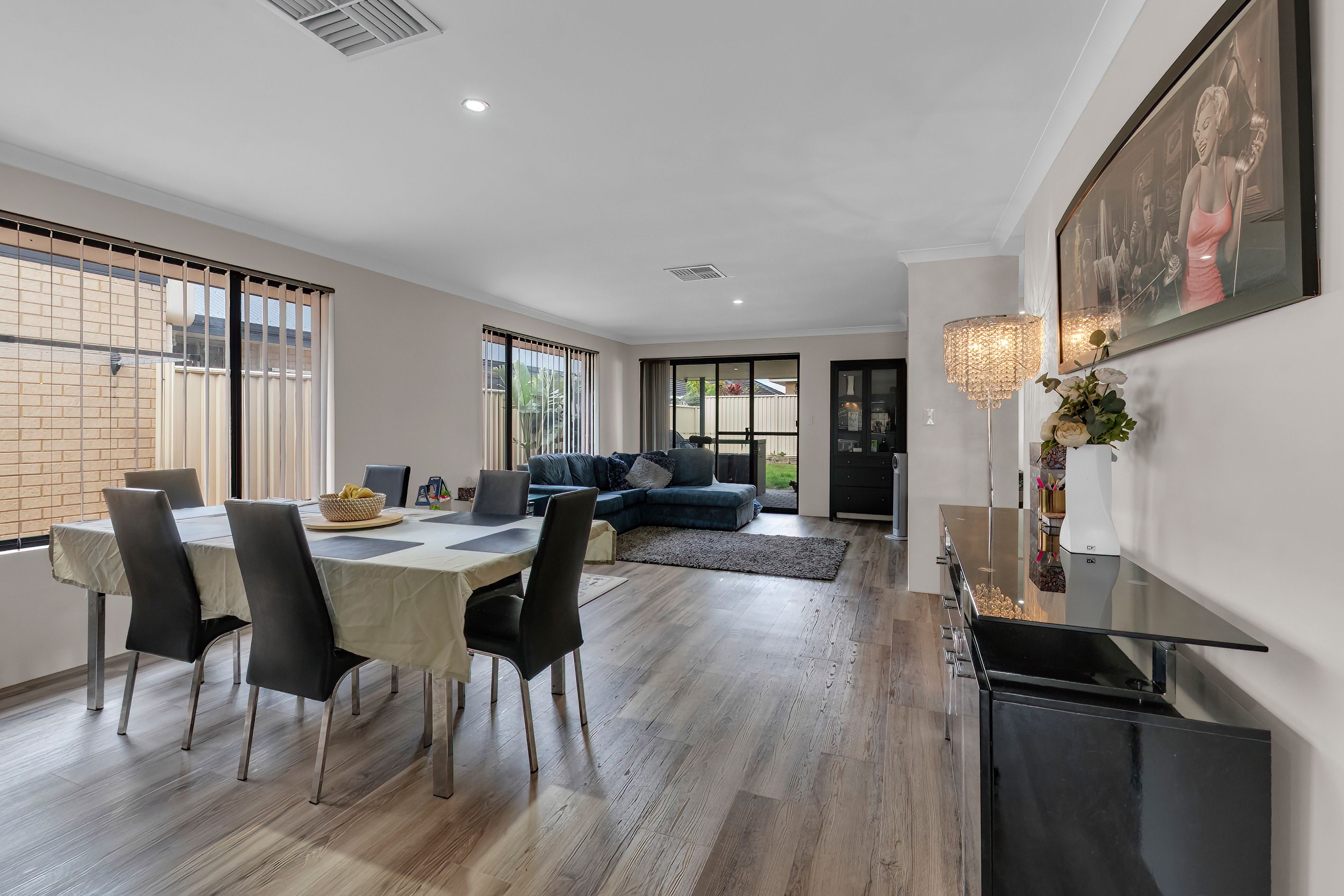 26 Whipbird Street — photo 6 of 26