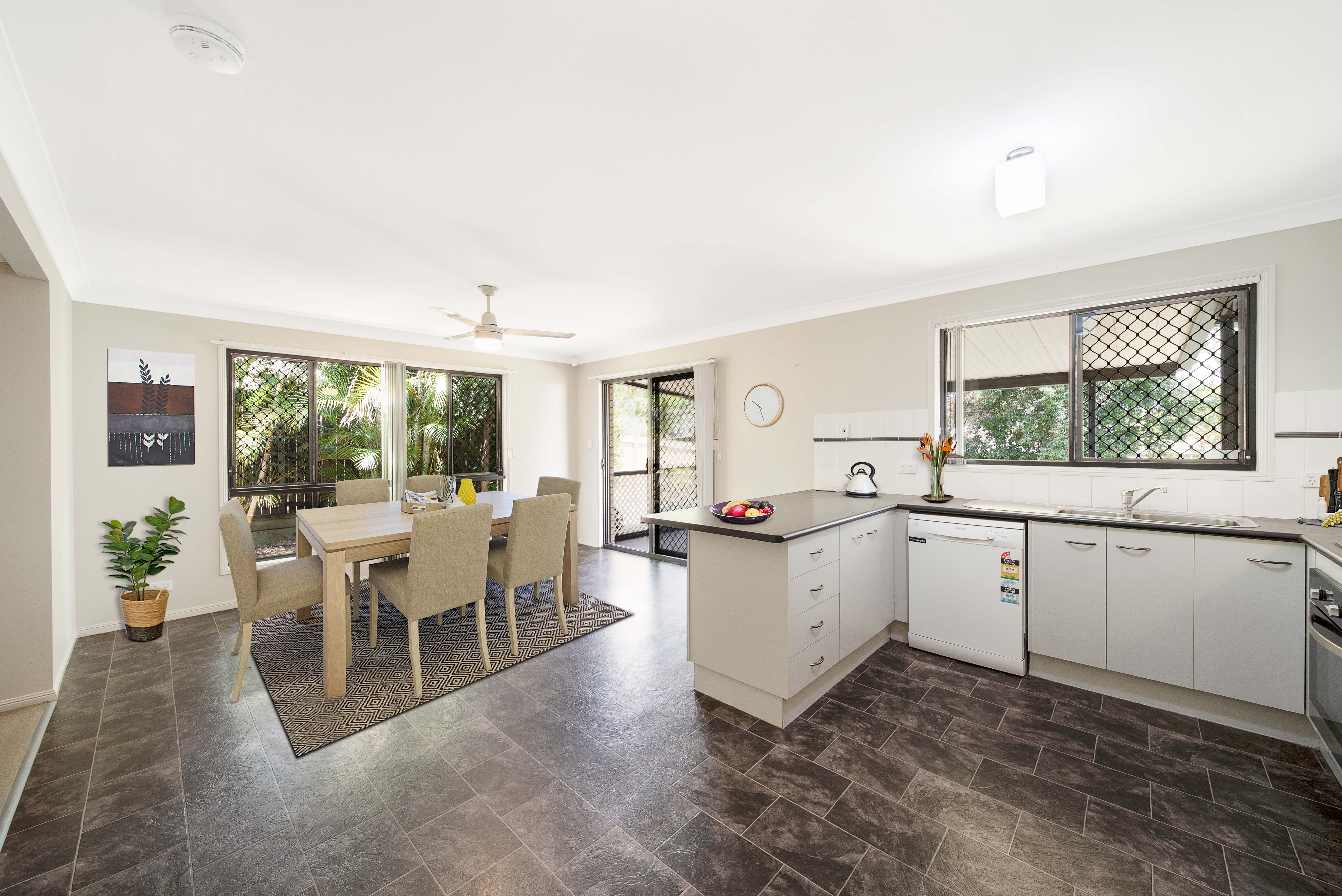 1 Essex Place, Heritage Park, QLD 4118