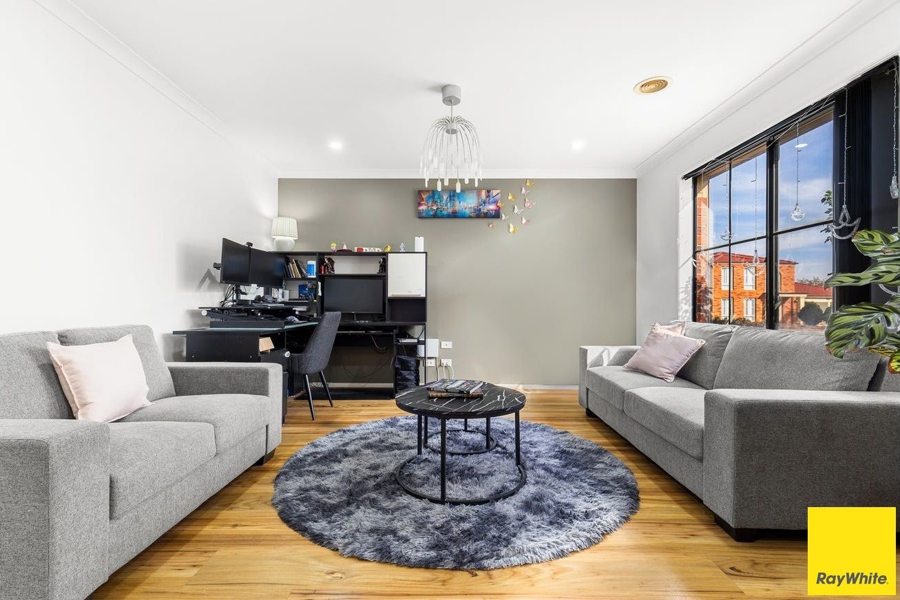 29 Kingsfield Way — photo 3 of 15
