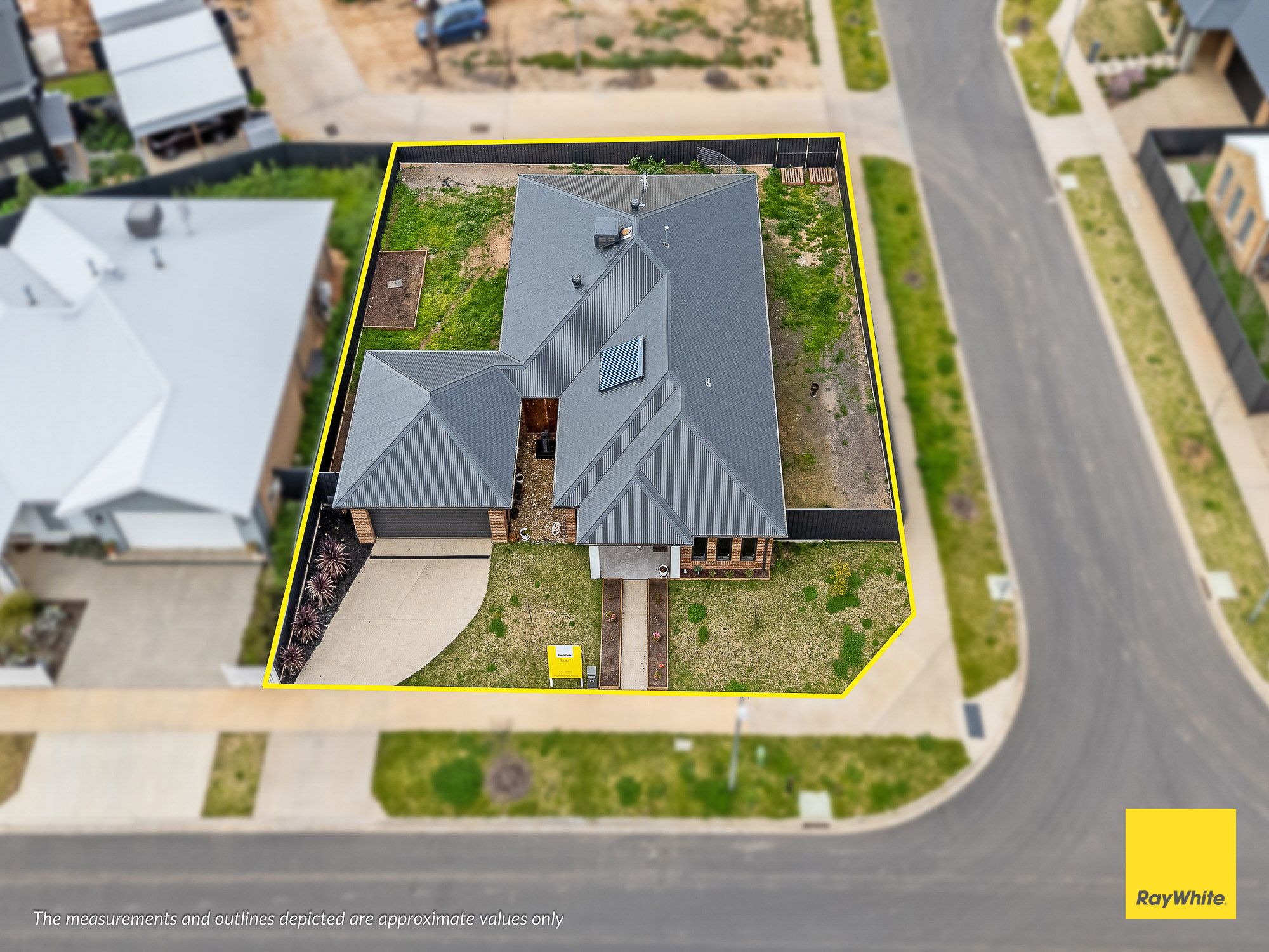10 Streeton Avenue — photo 14 of 15