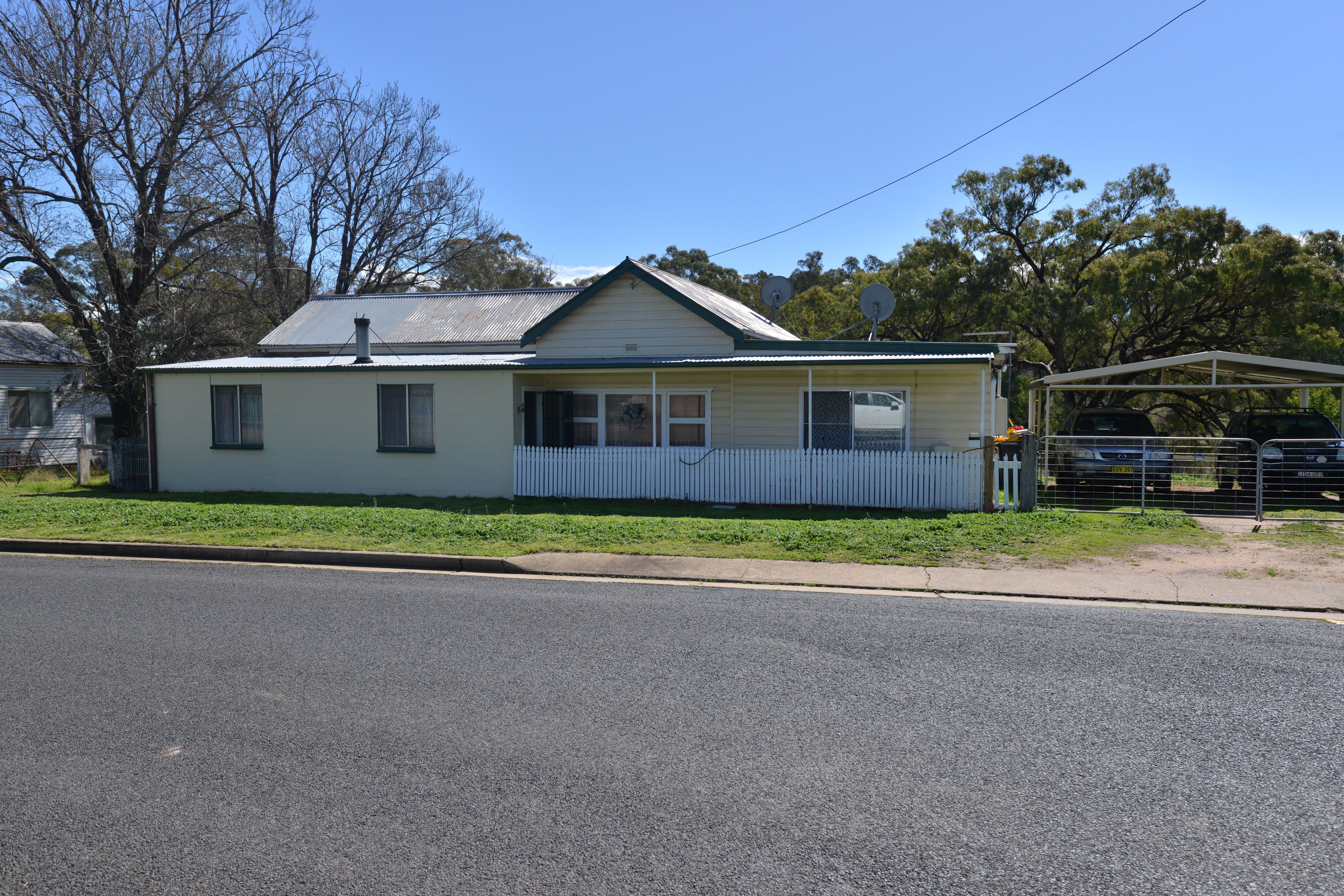 17 Watt Street — photo from Ray White Rural Coonabarabran